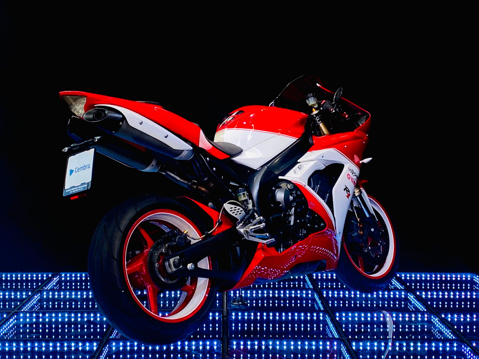 YAMAHA YZF-R1-image-5