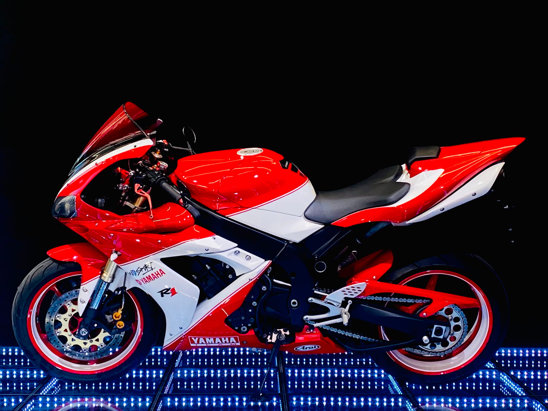 YAMAHA YZF-R1-image-3