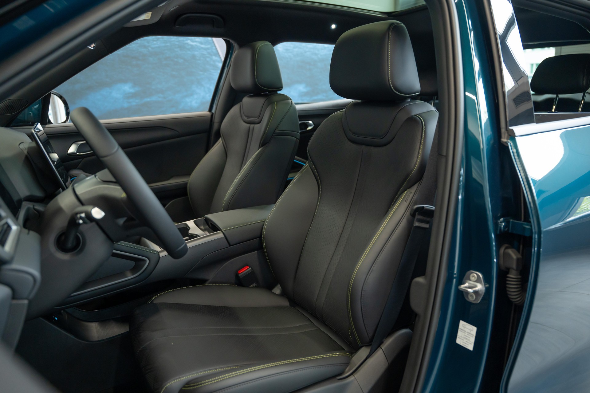 BYD Atto 2 DM-i Boost-showroom-element-3