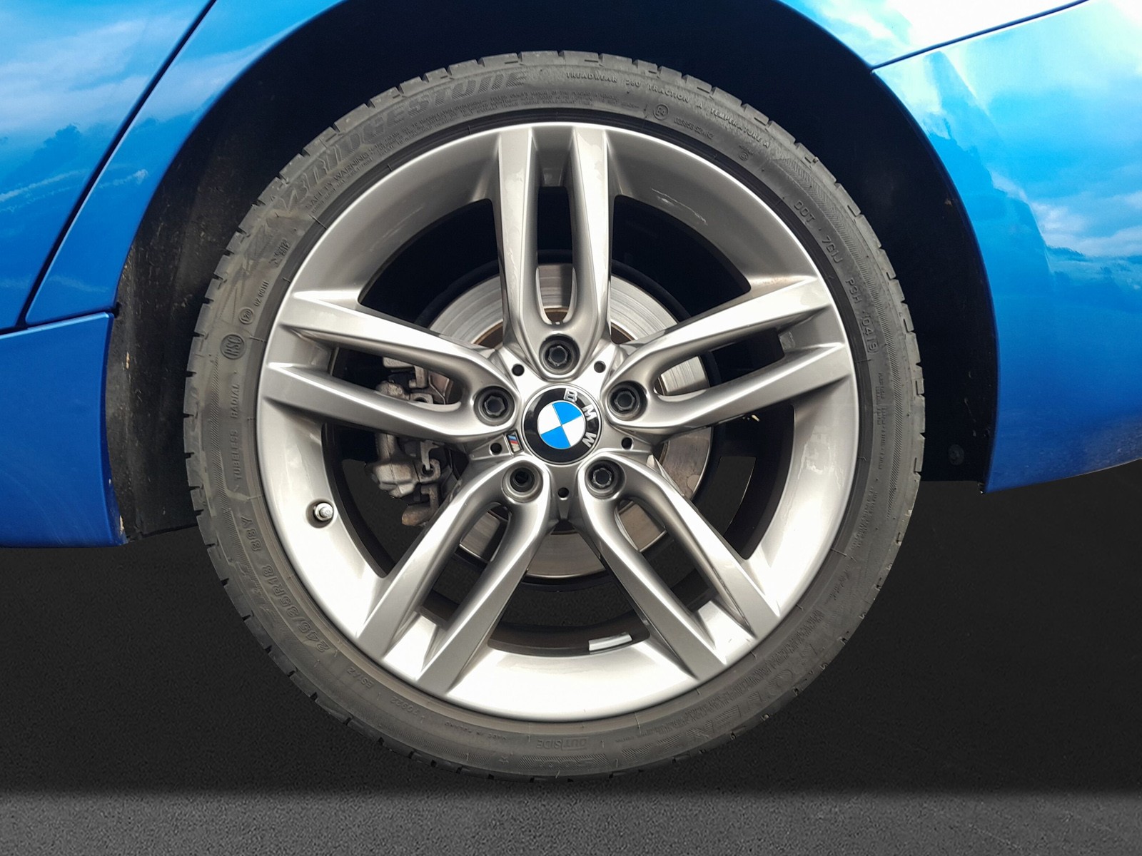 BMW 120d xDrive Edition M Sport Steptronic-showroom-element-3