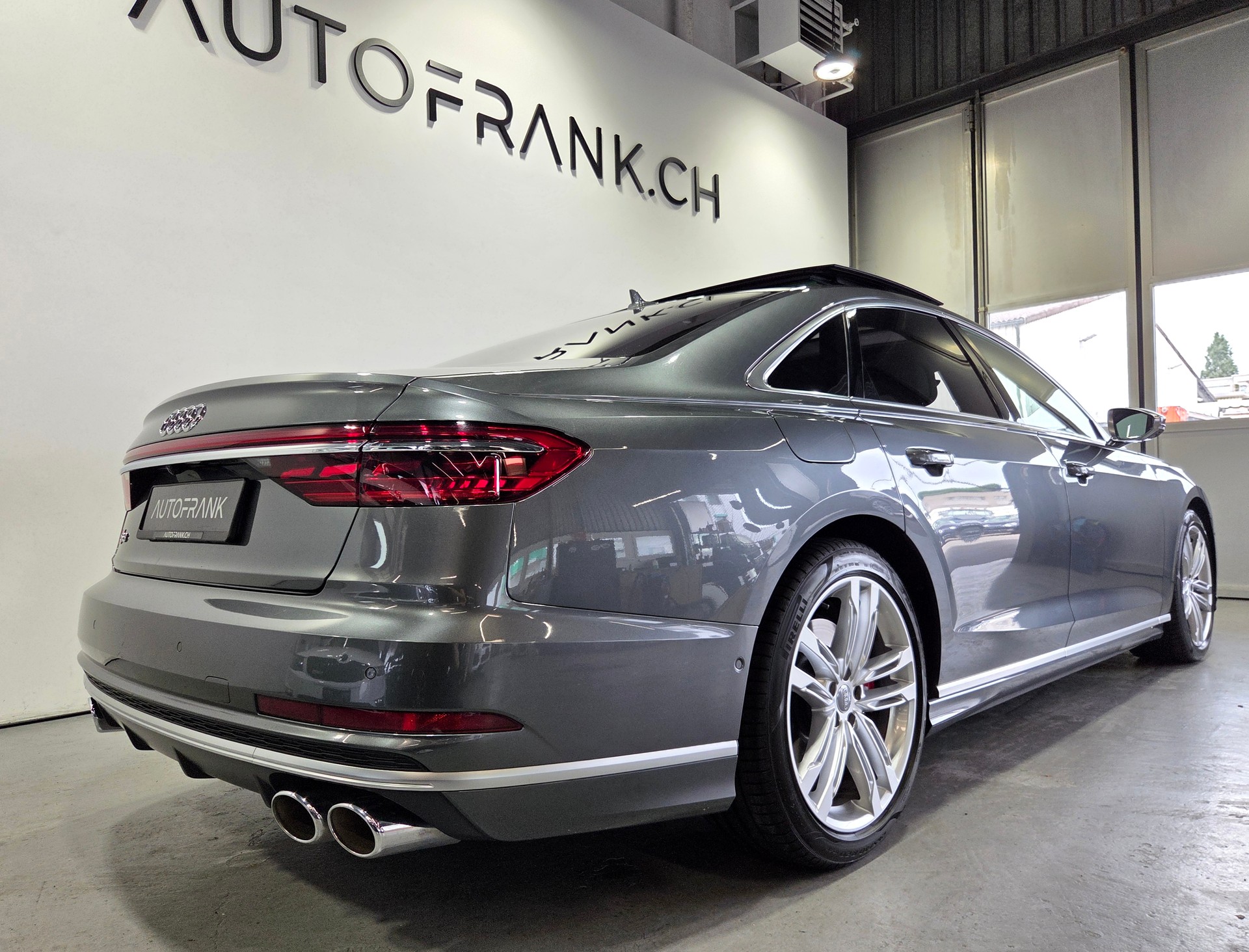 AUDI S8 4.0 V8 TFSI quattro T-Tronic-showroom-element-2