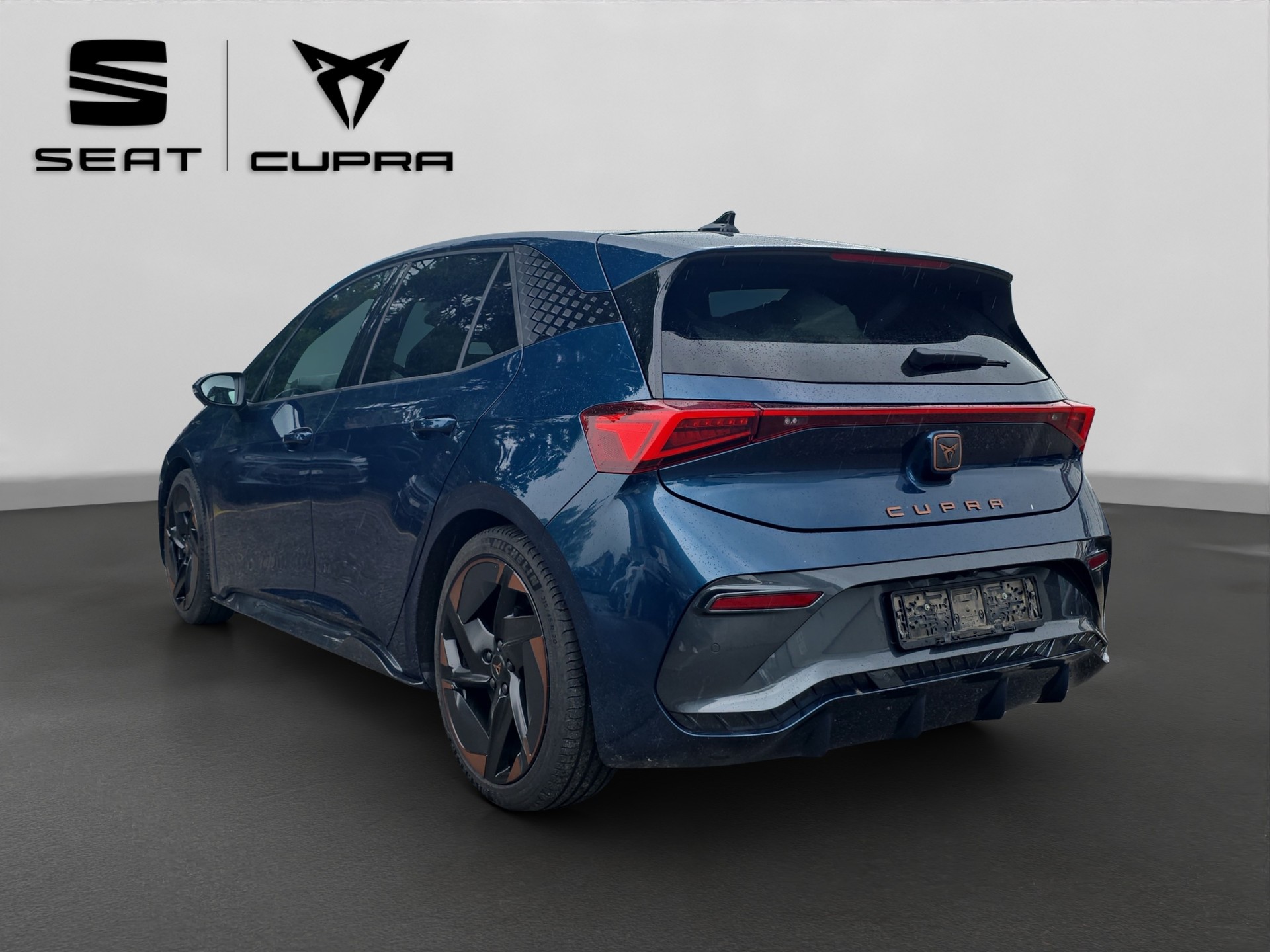 CUPRA Born 58 kWh-showroom-element-3