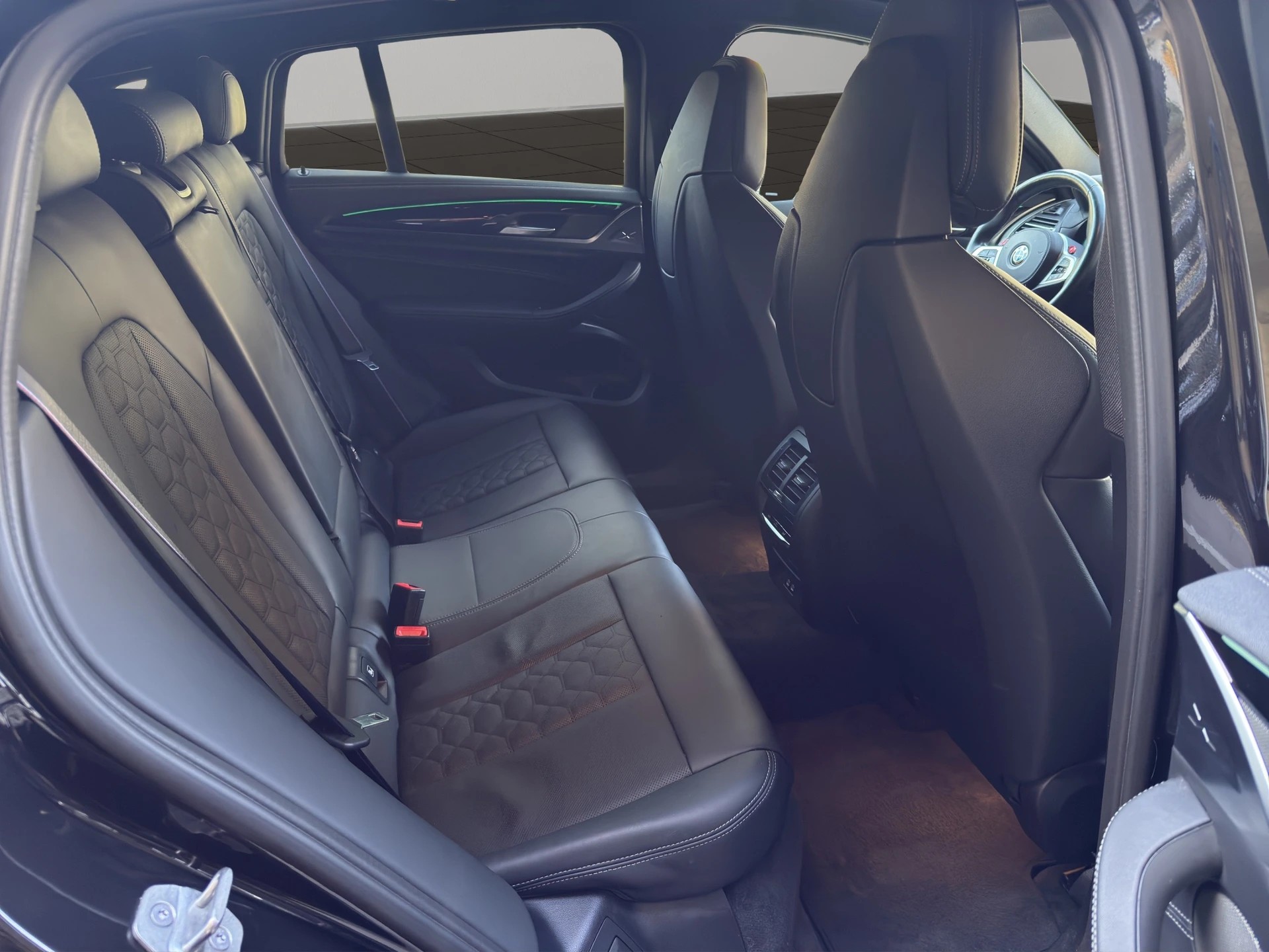BMW X4M xDrive M Competition Steptronic-image-17