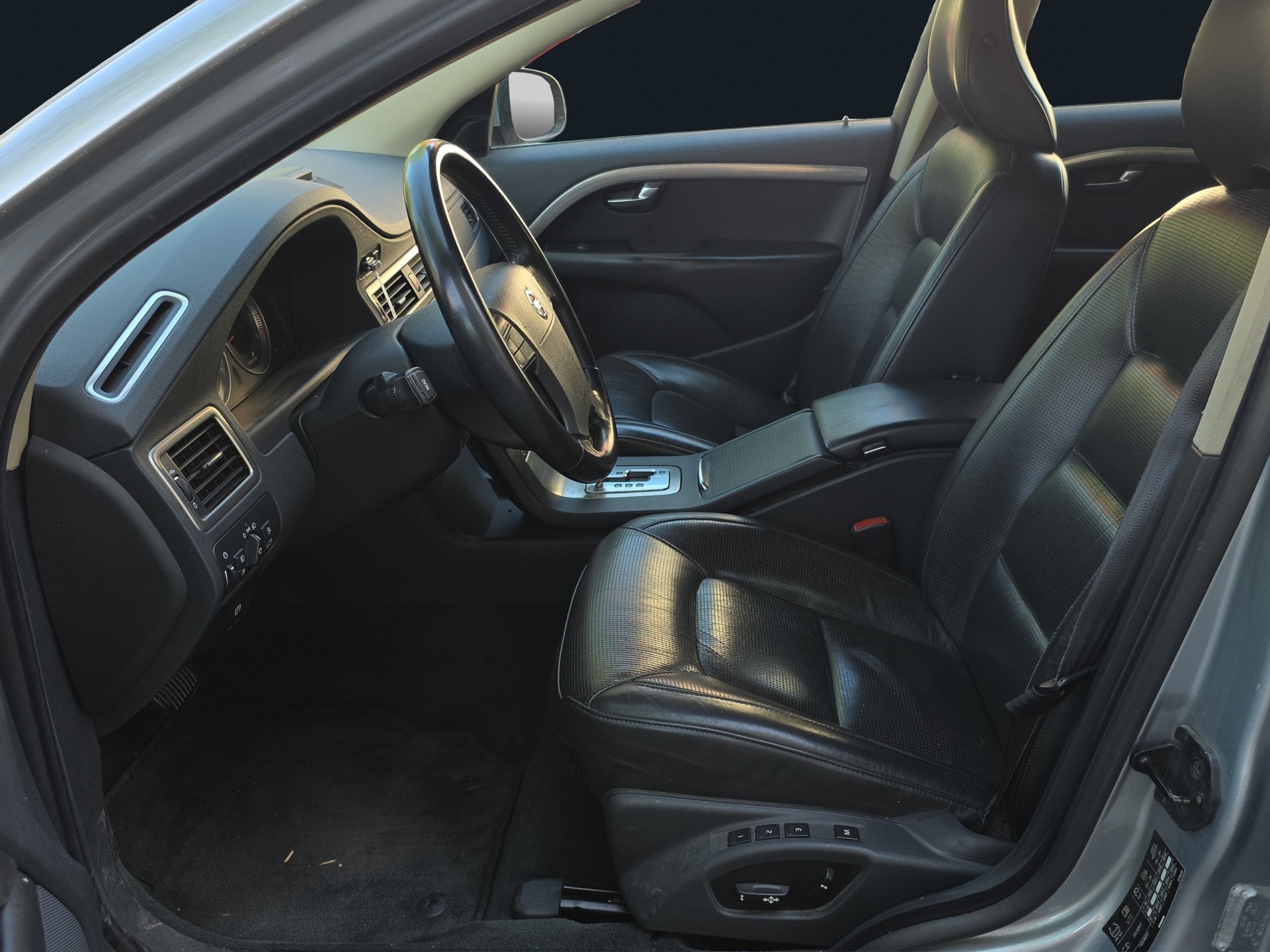 VOLVO V70 T6 AWD Summum Geartronic-image-9