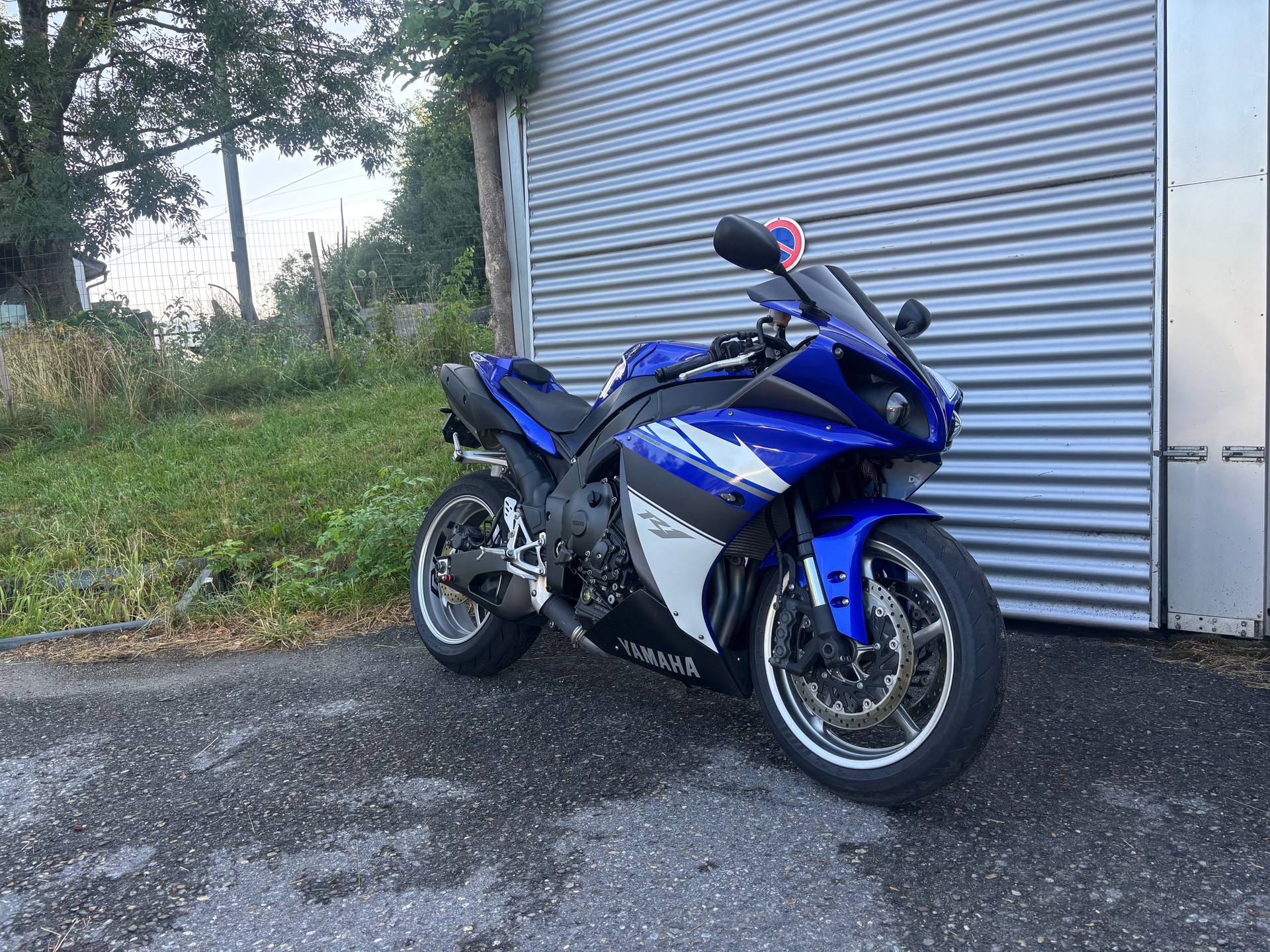 YAMAHA YZF-R1-image-0
