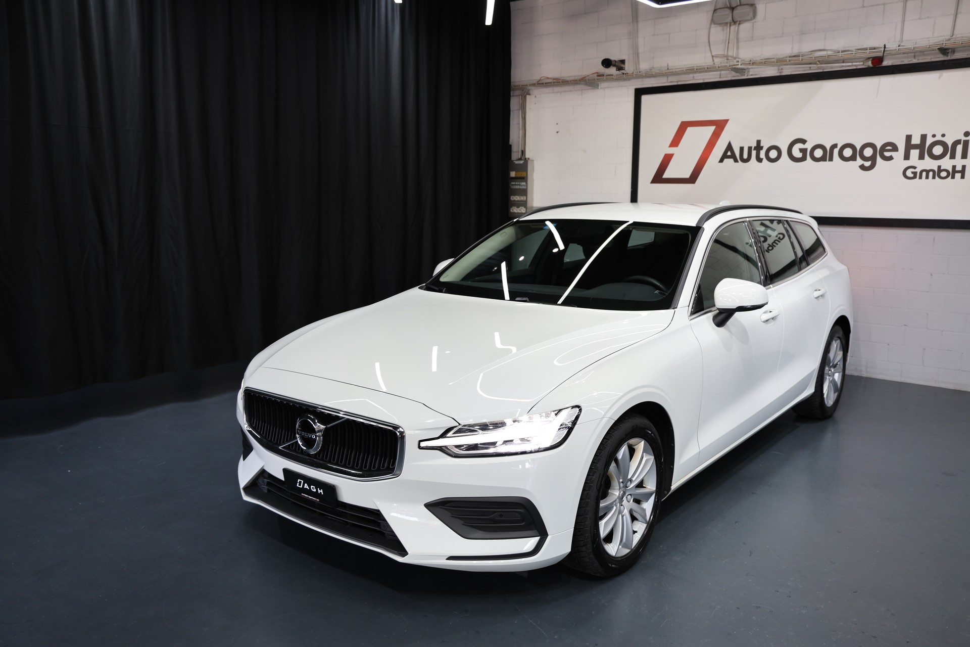 VOLVO V60 B4 Diesel Mild Hybrid Momentum Geartronic-showroom-element-2