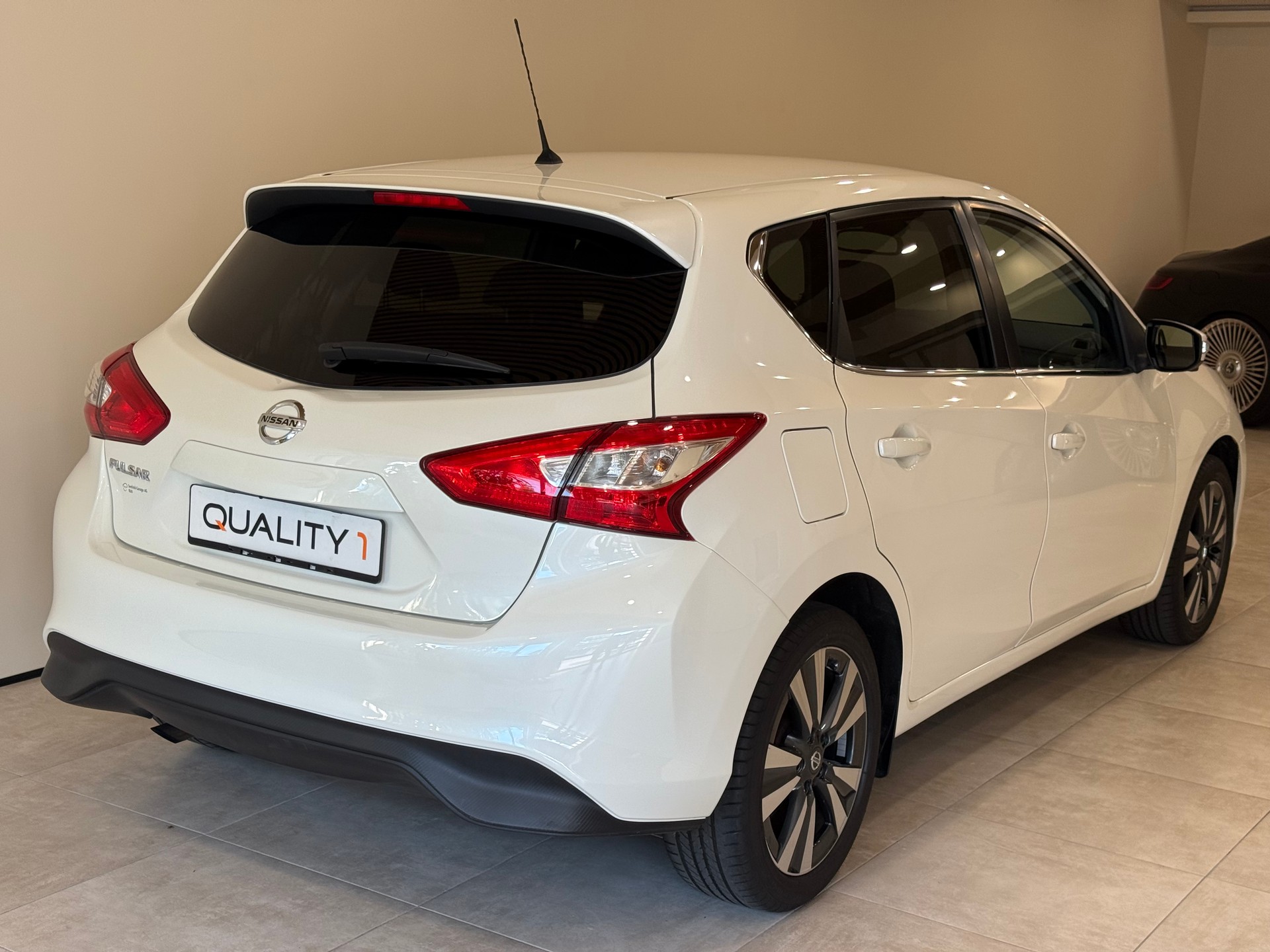 NISSAN Pulsar 1.2 DIG-T tekna Xtronic CVT-image-4