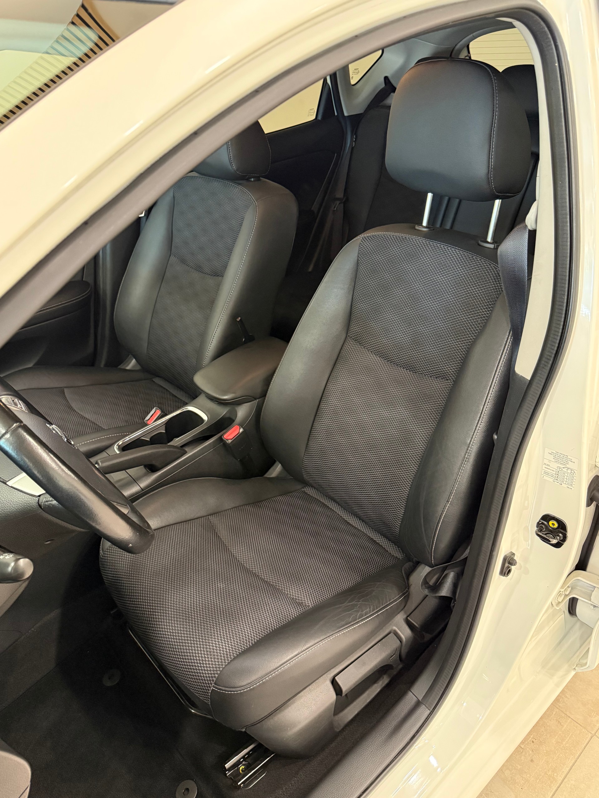 NISSAN Pulsar 1.2 DIG-T tekna Xtronic CVT-image-7