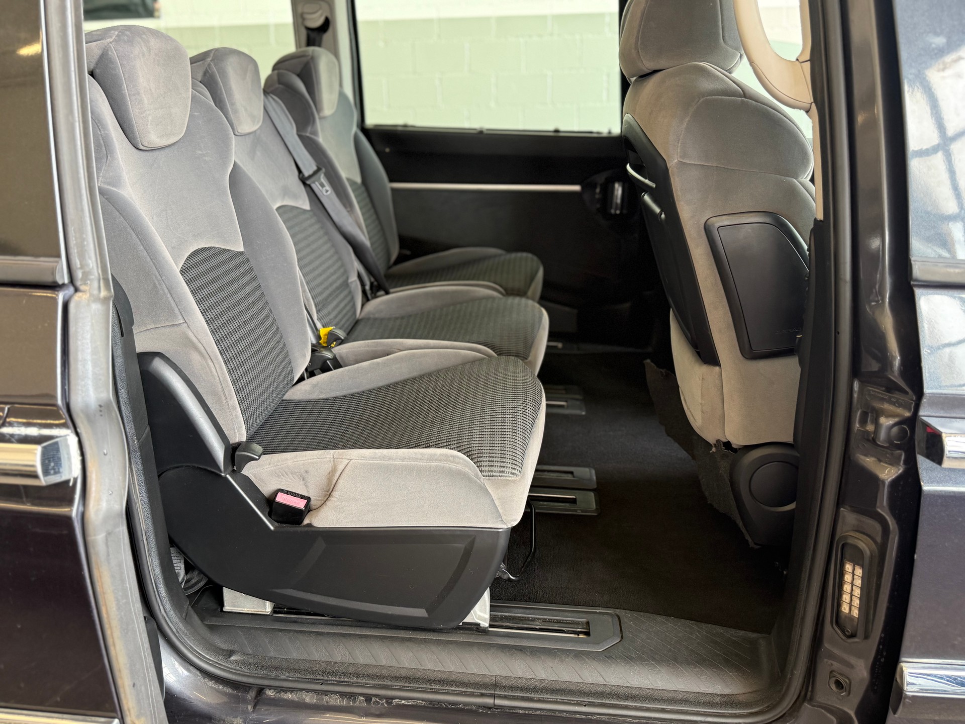 CITROEN C8 2.0 16V HDi Attraction-image-9