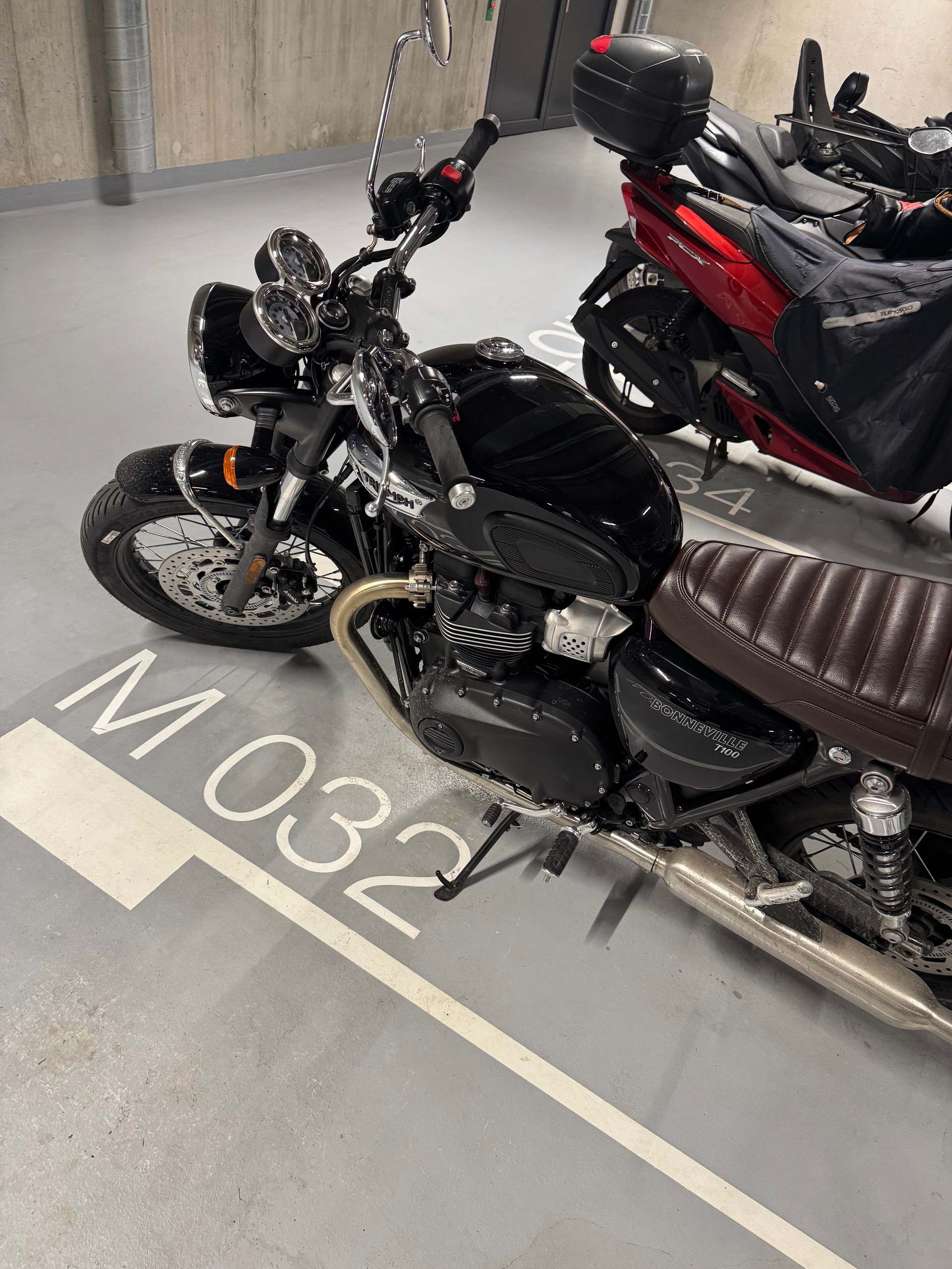 TRIUMPH Bonneville 900 T 100 (35kW)-image-3
