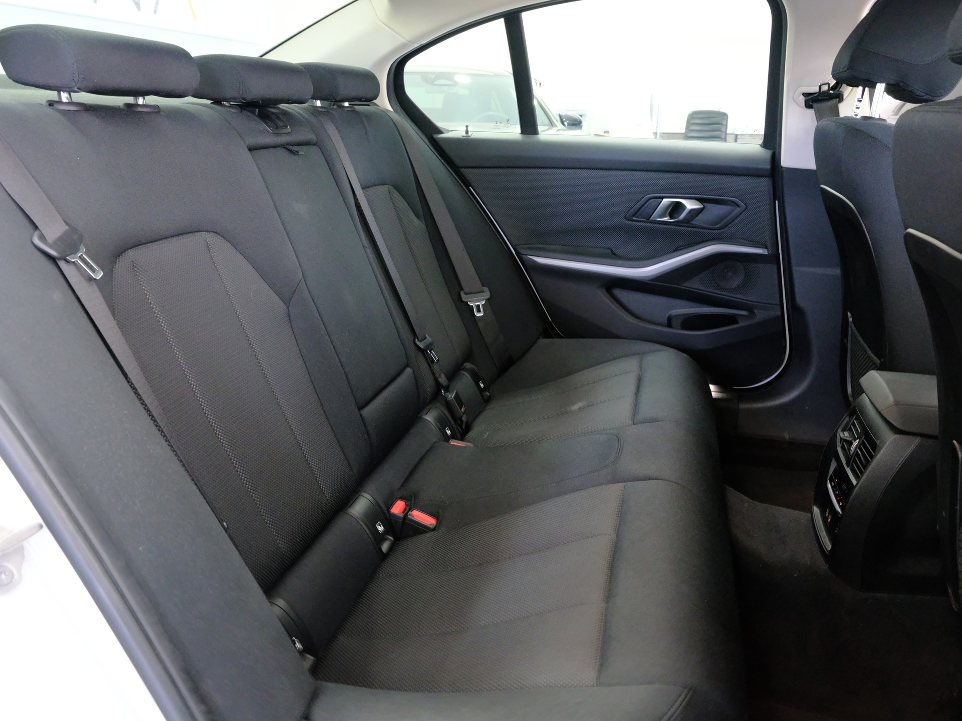 BMW 318i Steptronic-image-14