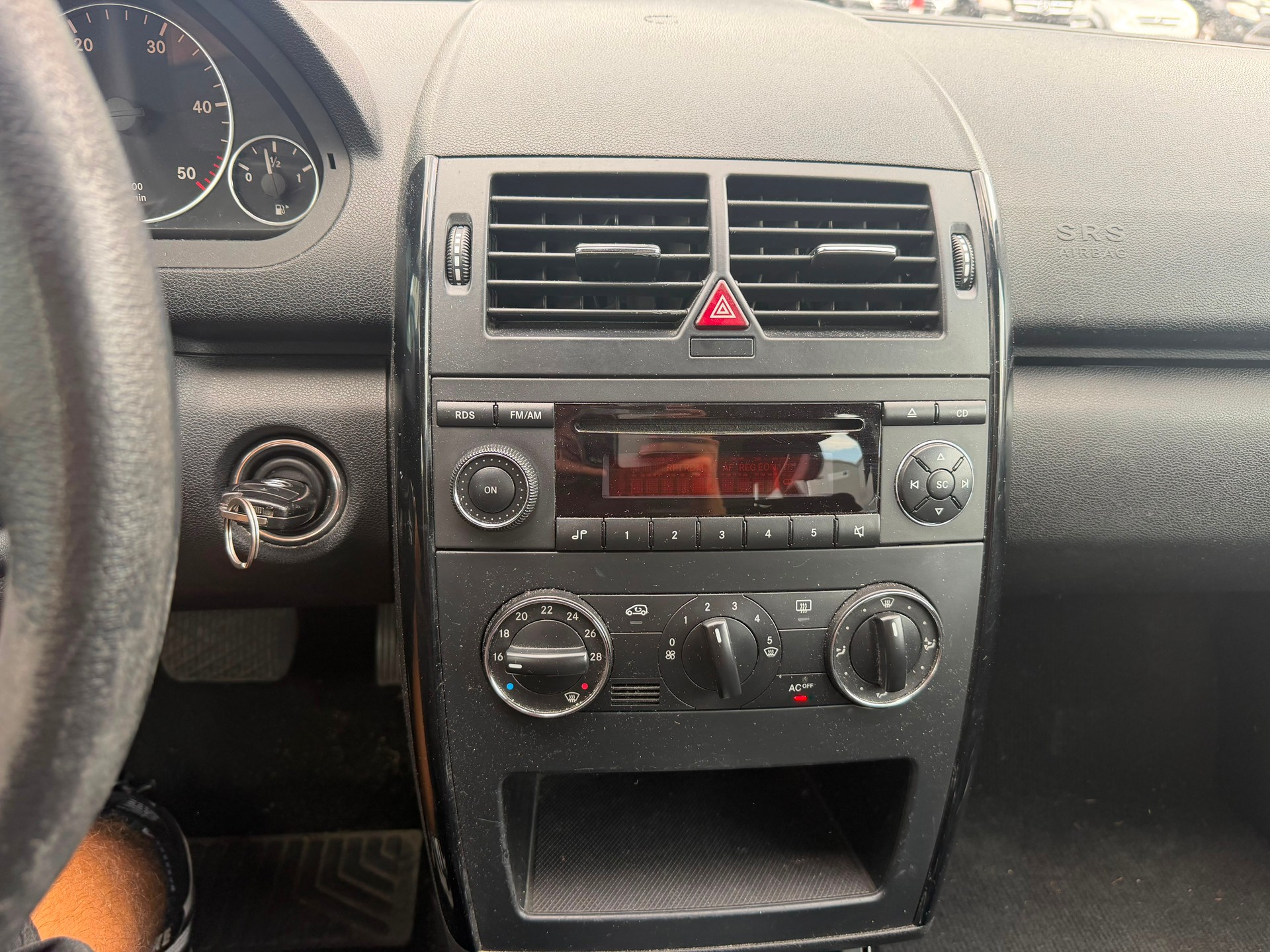 MERCEDES-BENZ A 180 CDI Classic-image-8