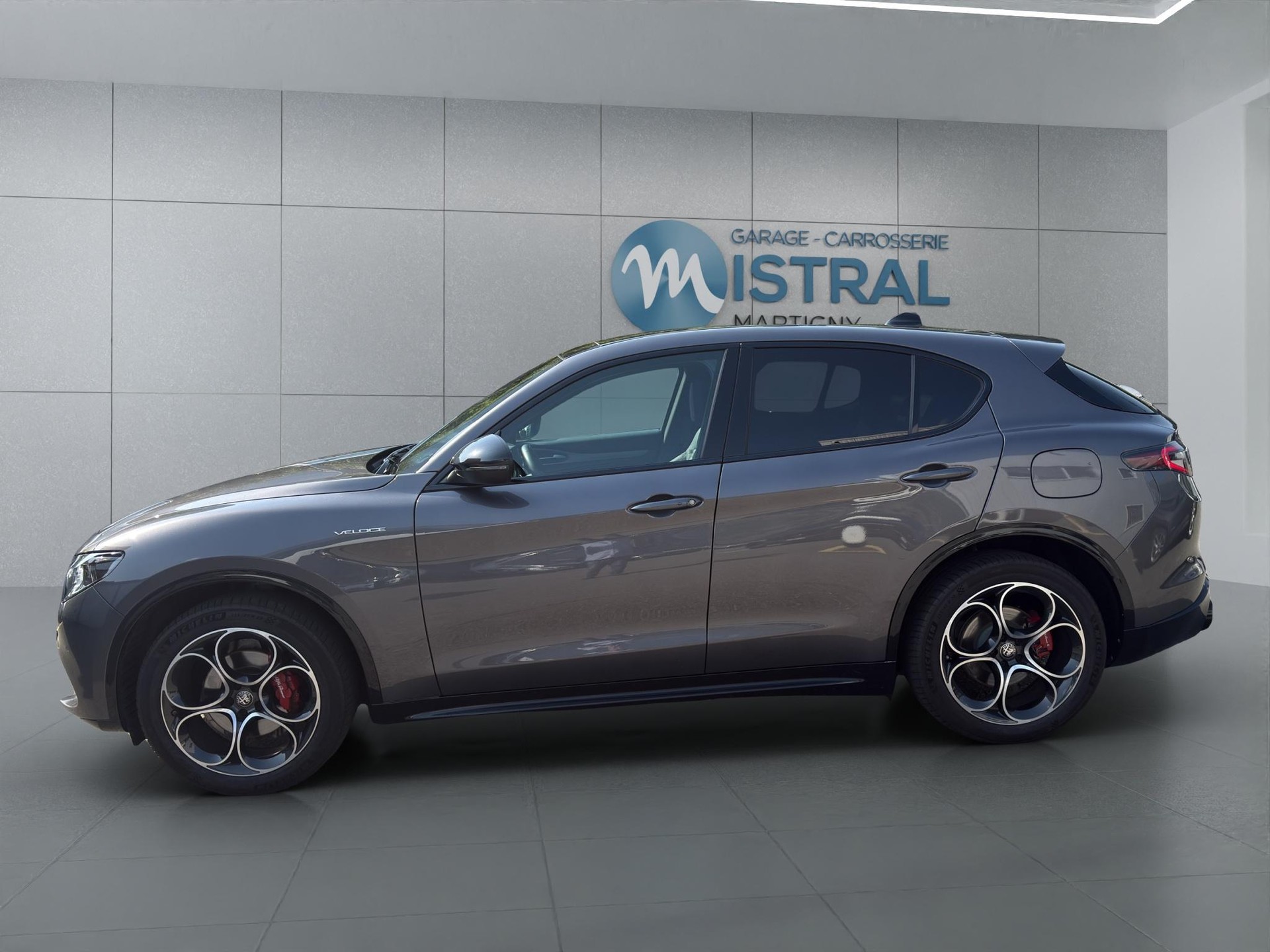 ALFA ROMEO Stelvio 2.0 Q4 280 Veloce-showroom-element-1