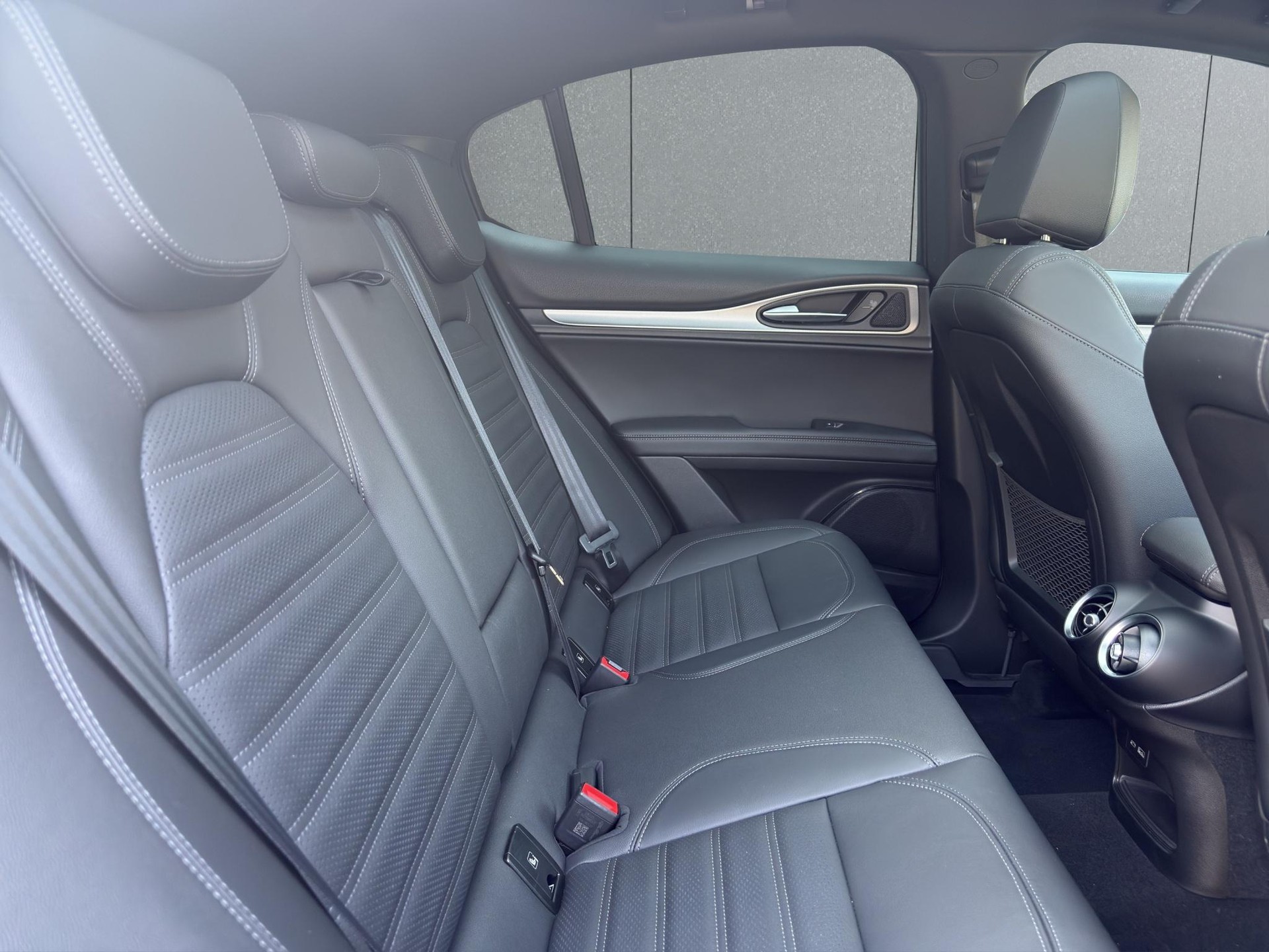 ALFA ROMEO Stelvio 2.0 Q4 280 Veloce-image-16