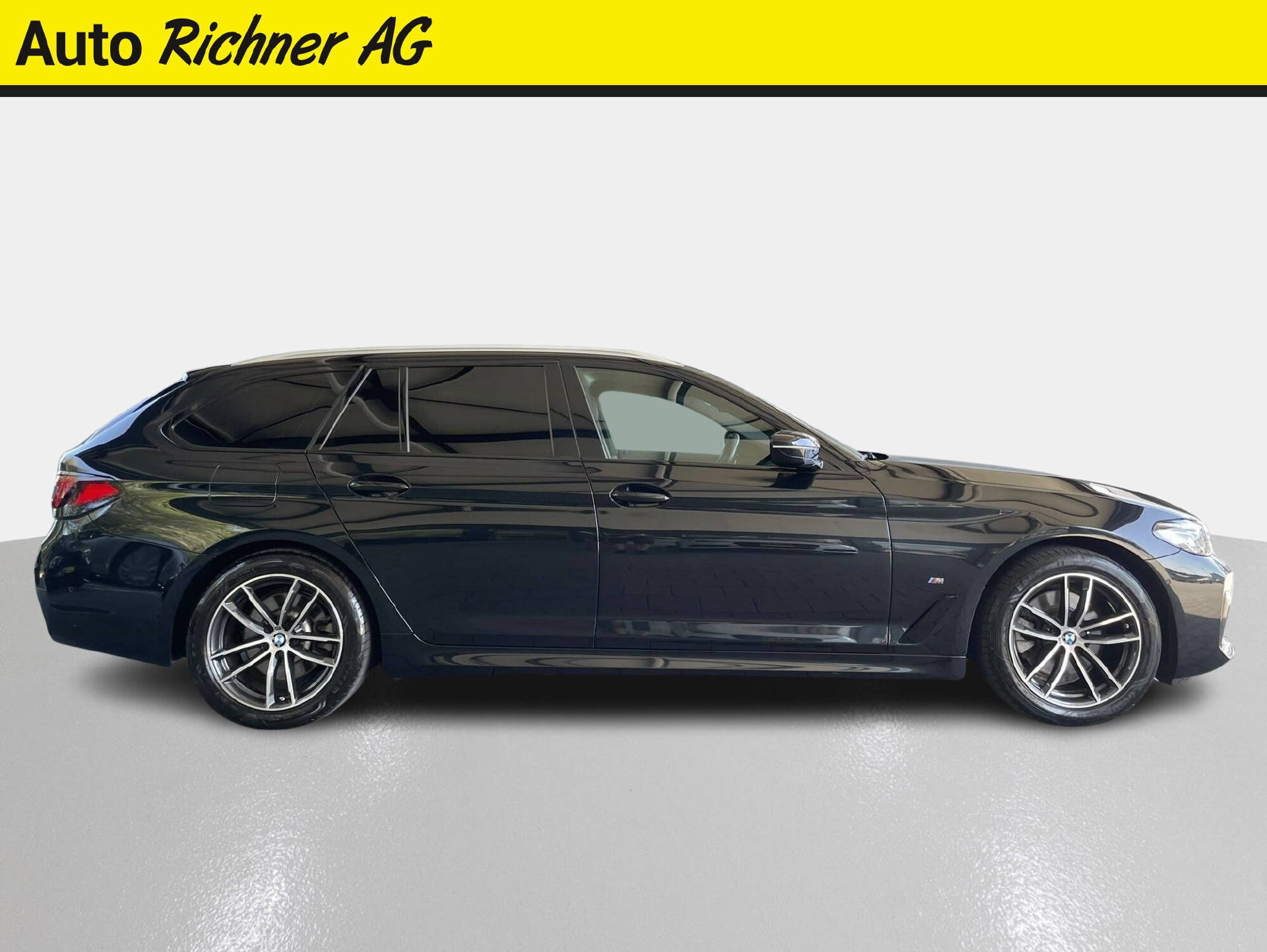 BMW 520d xDrive paddles Touring-showroom-element-2