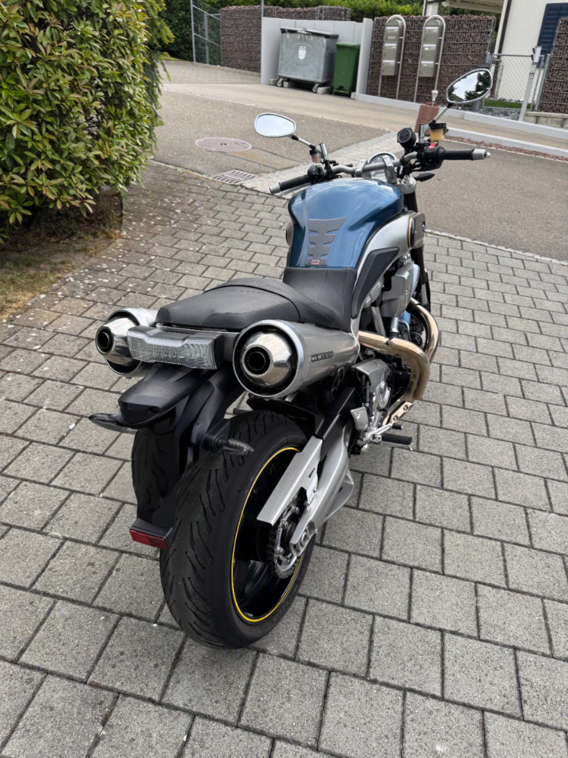 YAMAHA MT-01-image-2