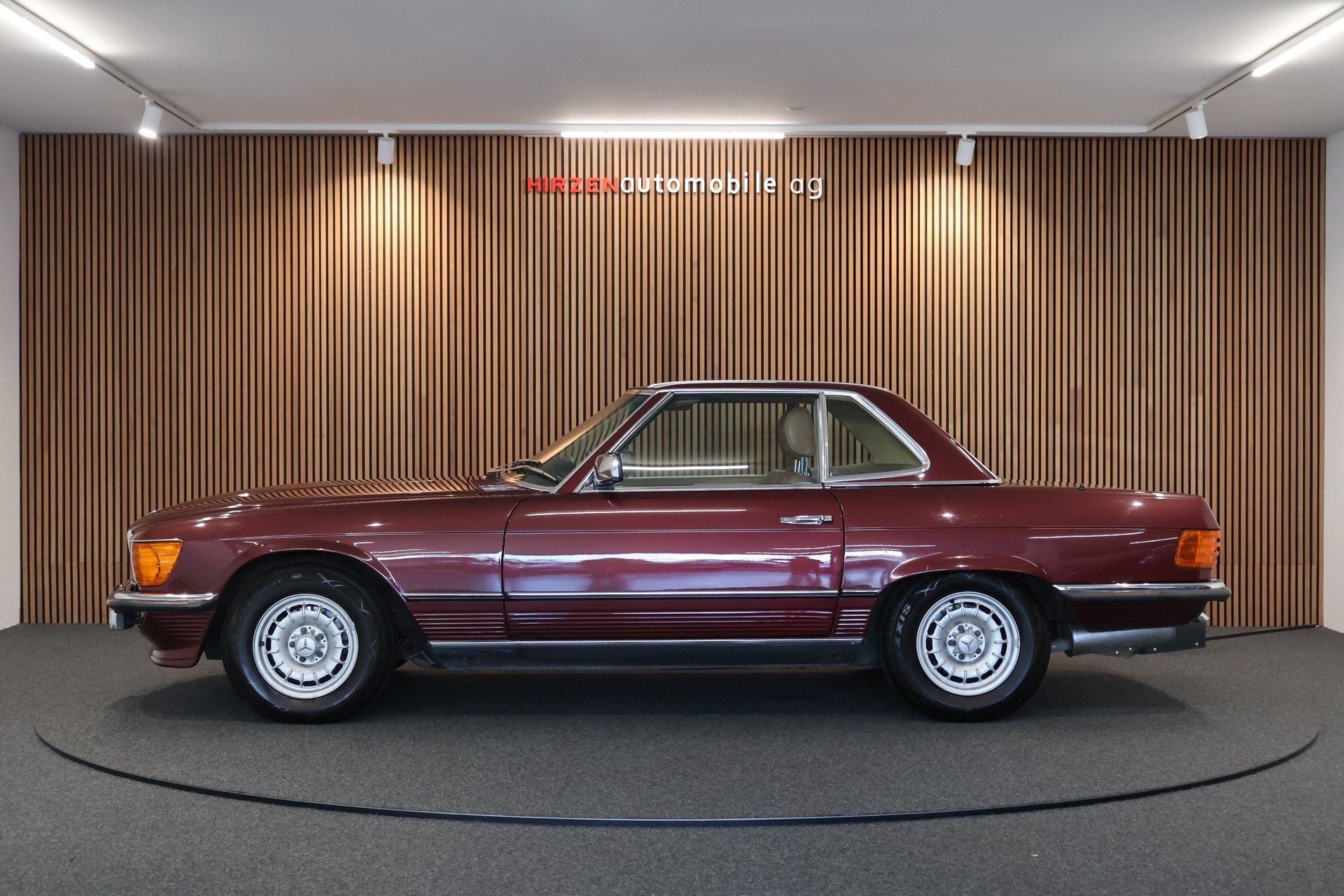 MERCEDES-BENZ 380 SL Automatic-showroom-element-1