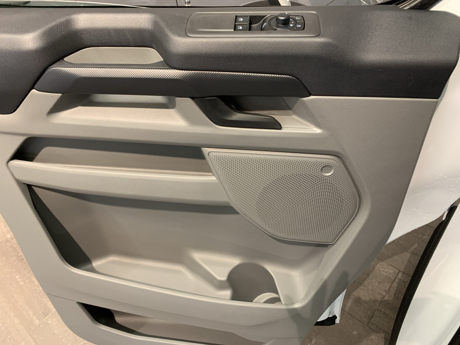 FORD Transit C Kombi 320 L1 2.0 EcoBlue 136 Trend-image-7