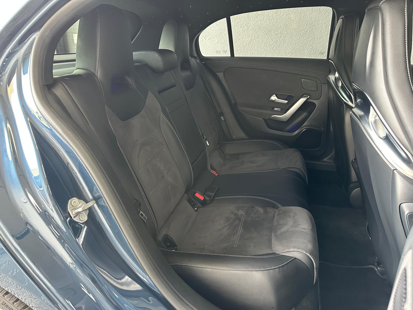 MERCEDES-BENZ A 35 AMG 4Matic Edition 1 Speedshift-image-12