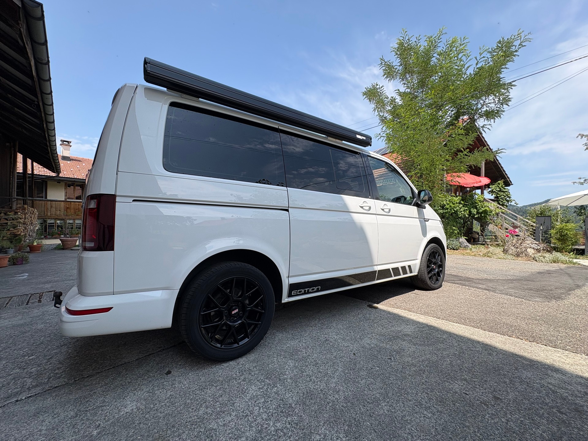 VW 2.0 TDI 204 Multivan Edition-image-2