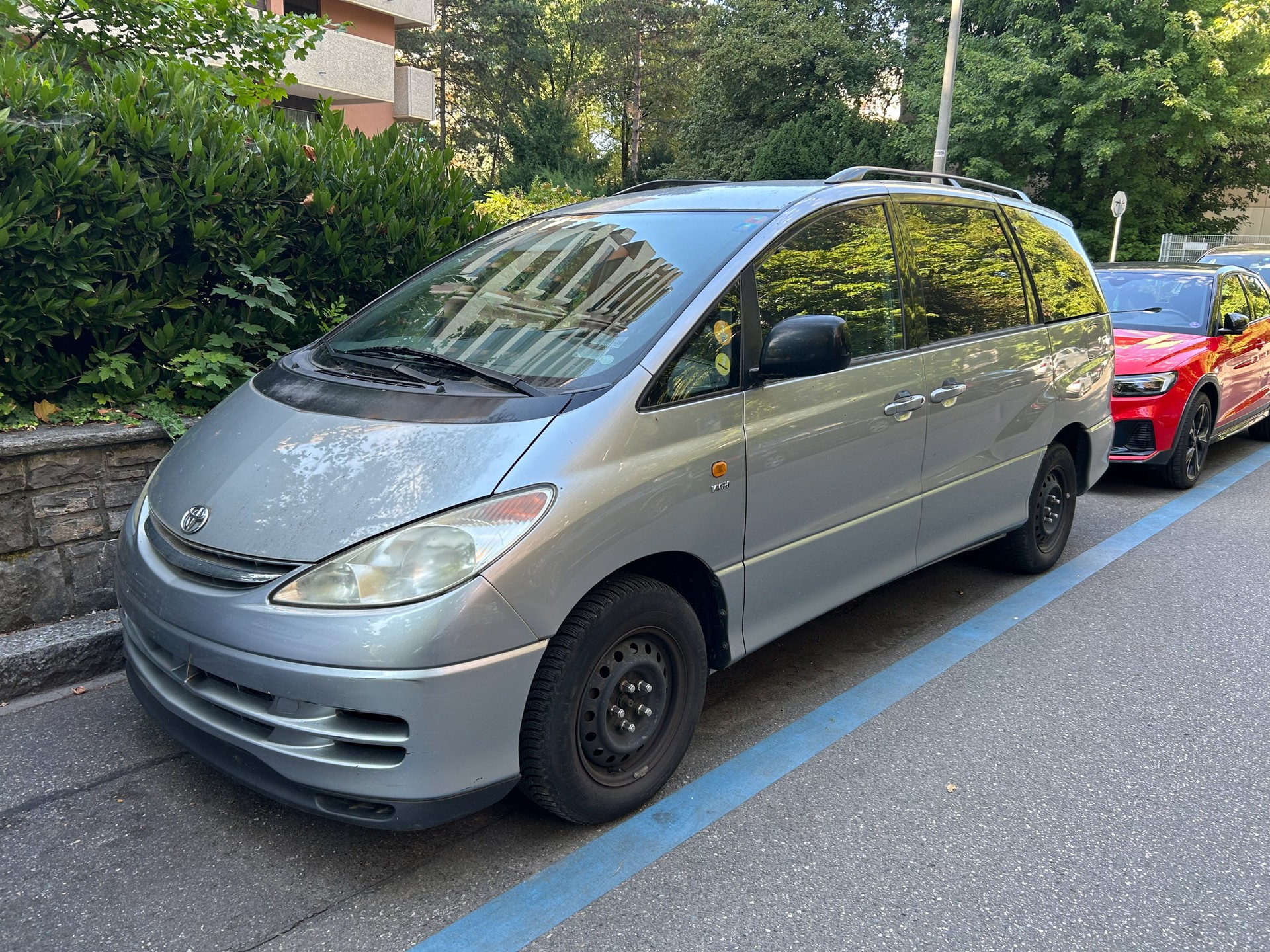 TOYOTA 2.4 Linea Luna 5P.