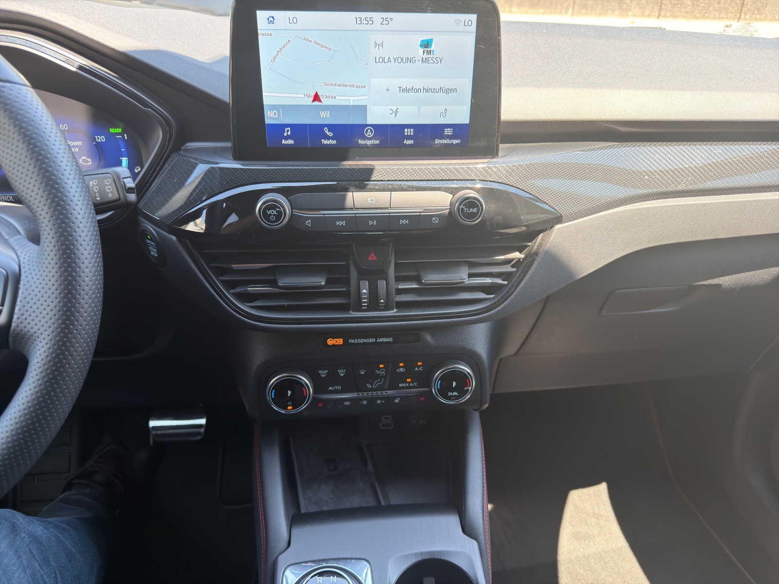 FORD Kuga 2.5 Plug-in Hybrid ST-Line X-image-12