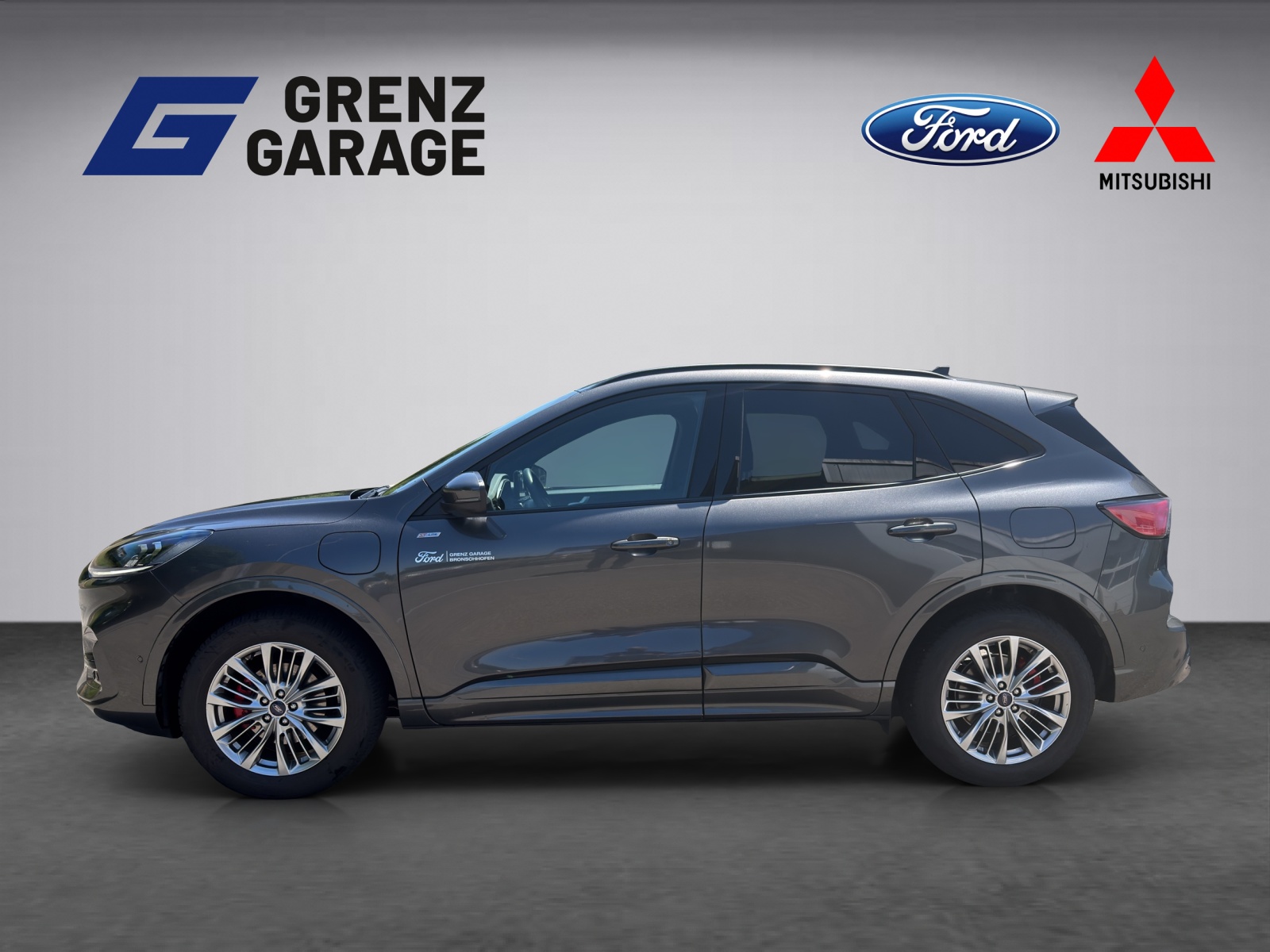 FORD Kuga 2.5 Plug-in Hybrid ST-Line X-showroom-element-1