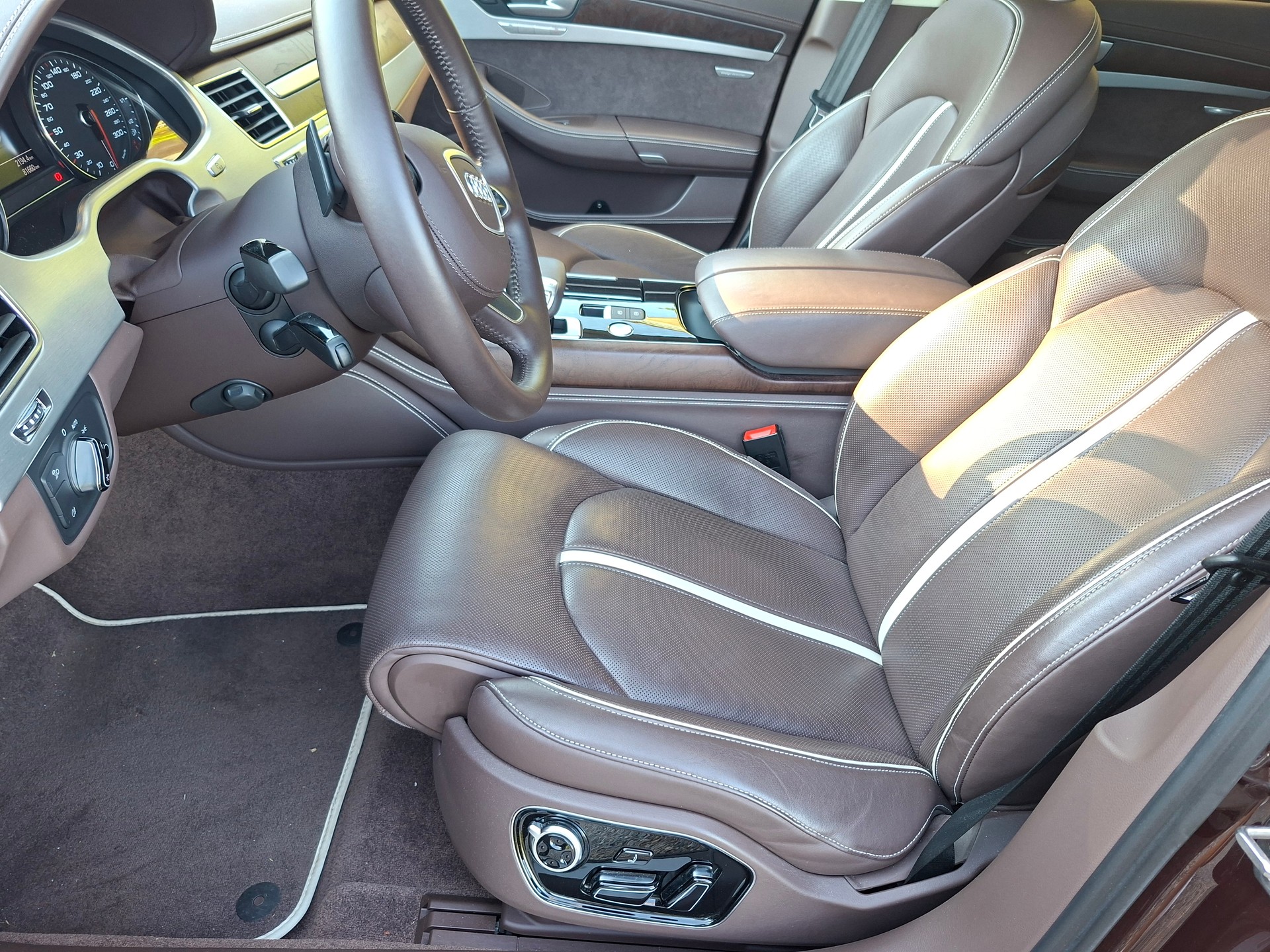AUDI 4.2 V8 FSI quattro T-Tronic-image-17