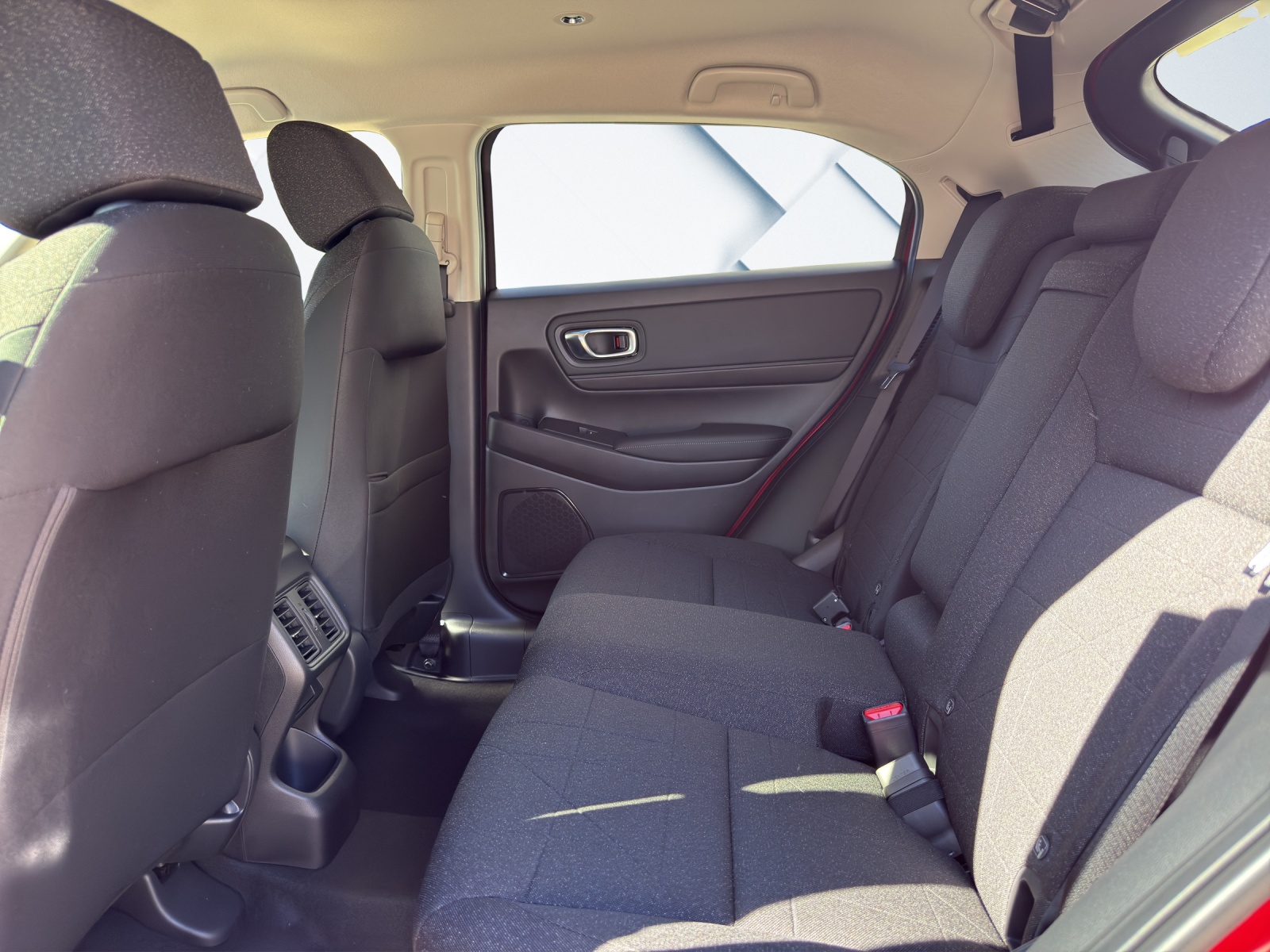 HONDA HR-V 1.5 i-MMD Elegance, Leasing Aktion 1.9%, inkl. GRATIS Winterräder in Wert von 2100.--image-9