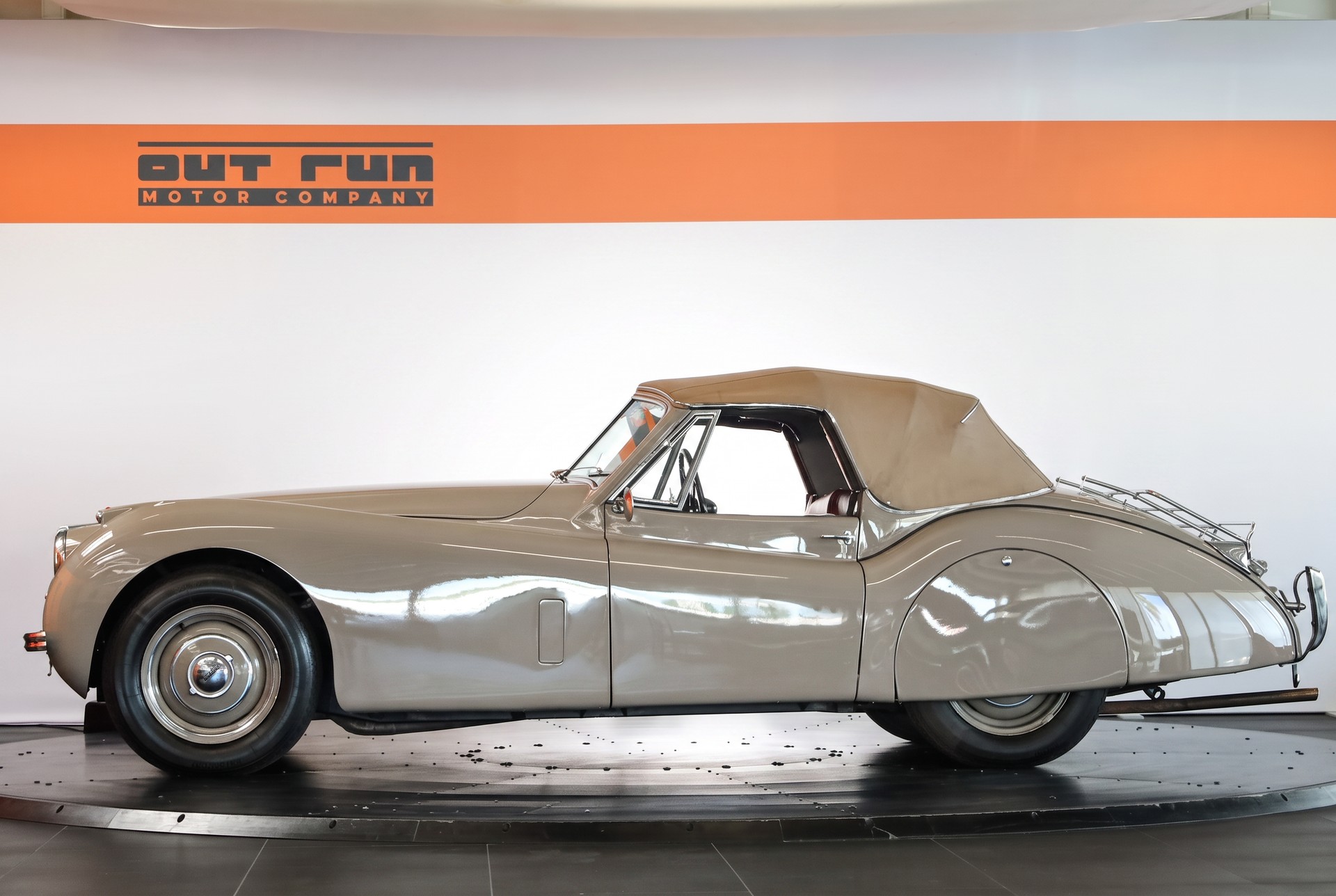 JAGUAR Drophead CoupéJaguar Heritage * Full Eligibility-showroom-element-3