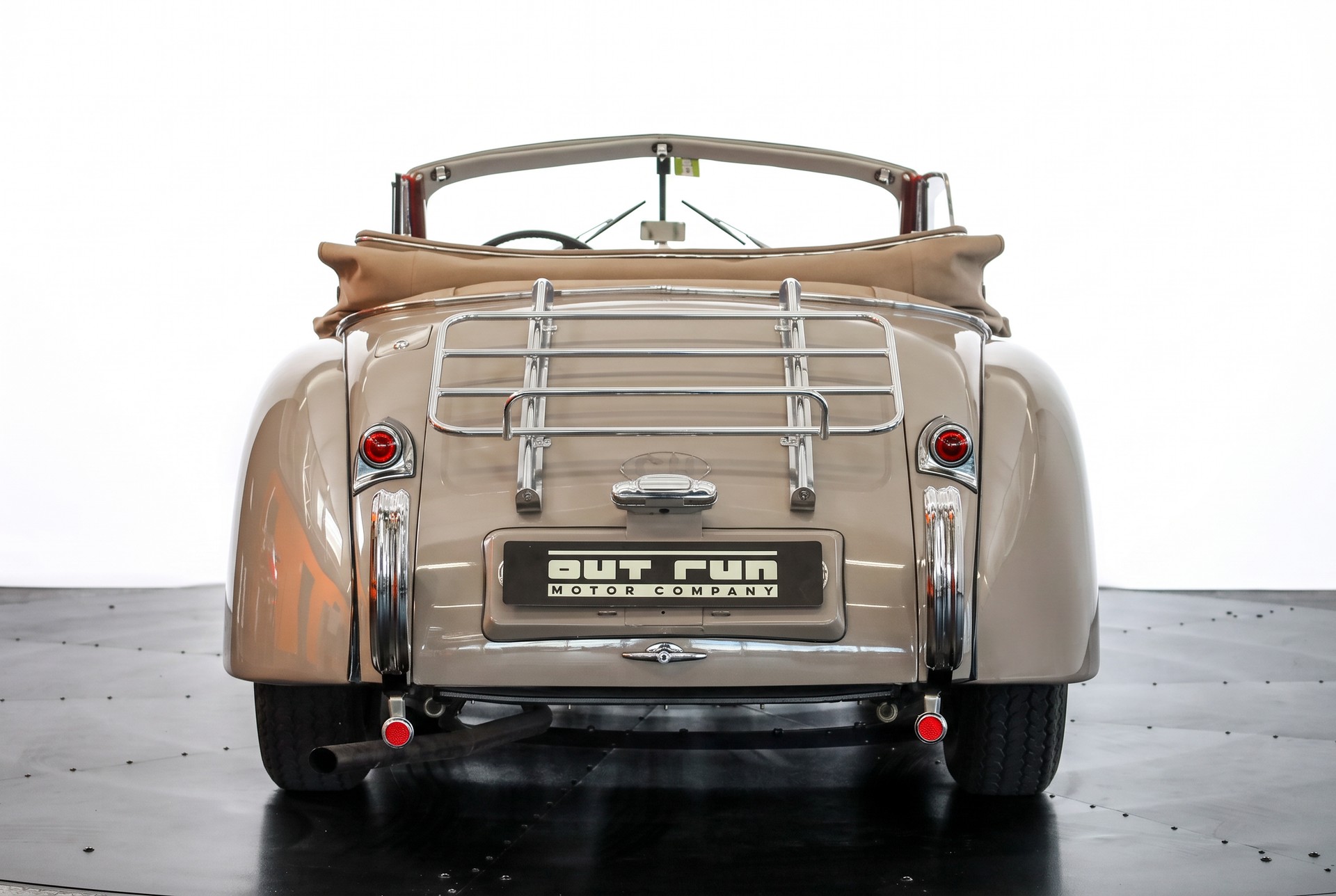 JAGUAR Drophead CoupéJaguar Heritage * Full Eligibility-showroom-element-2