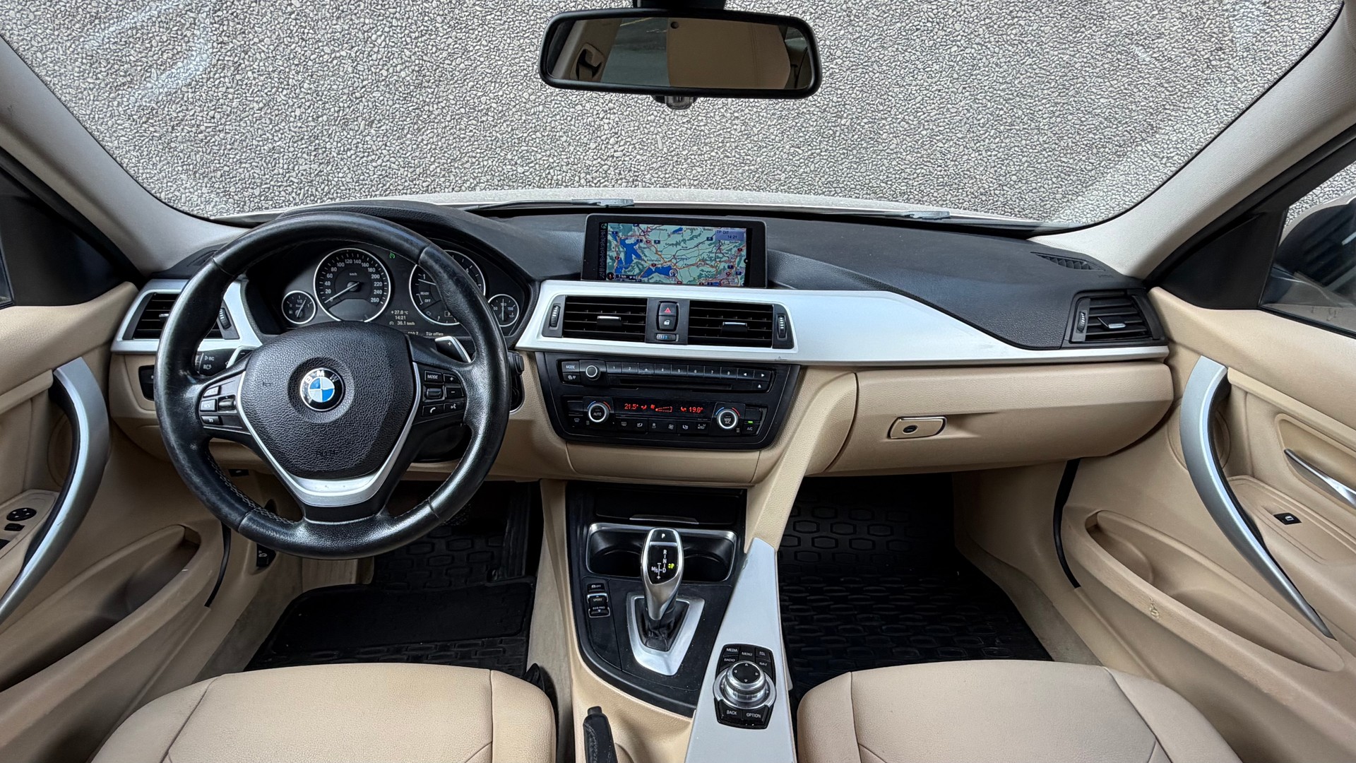 BMW 320d Touring Steptronic-image-7