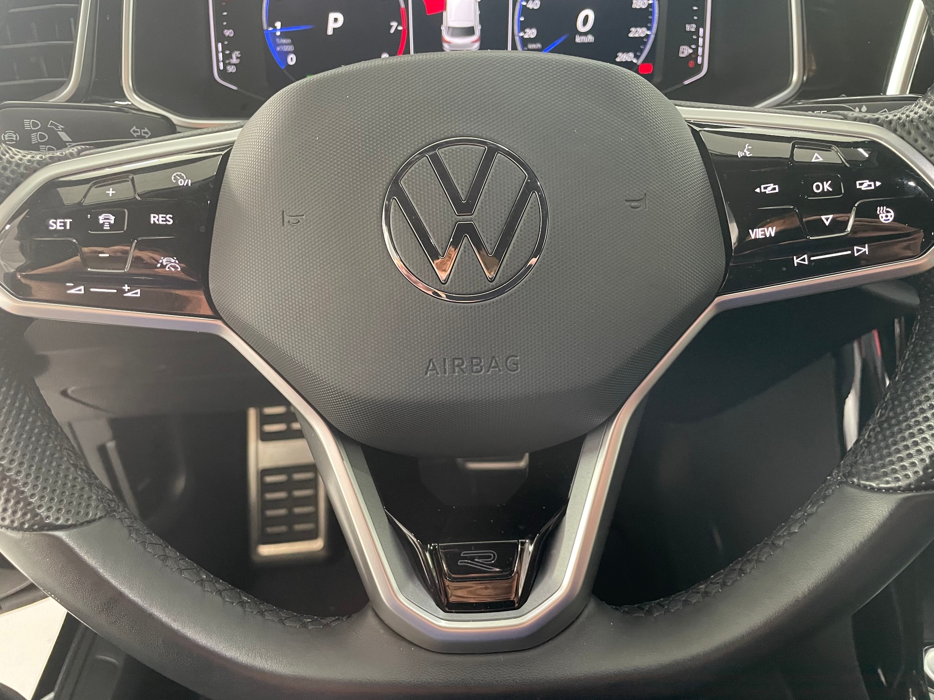 VW T-Roc 2.0 TSI R-Line 4M-image-16