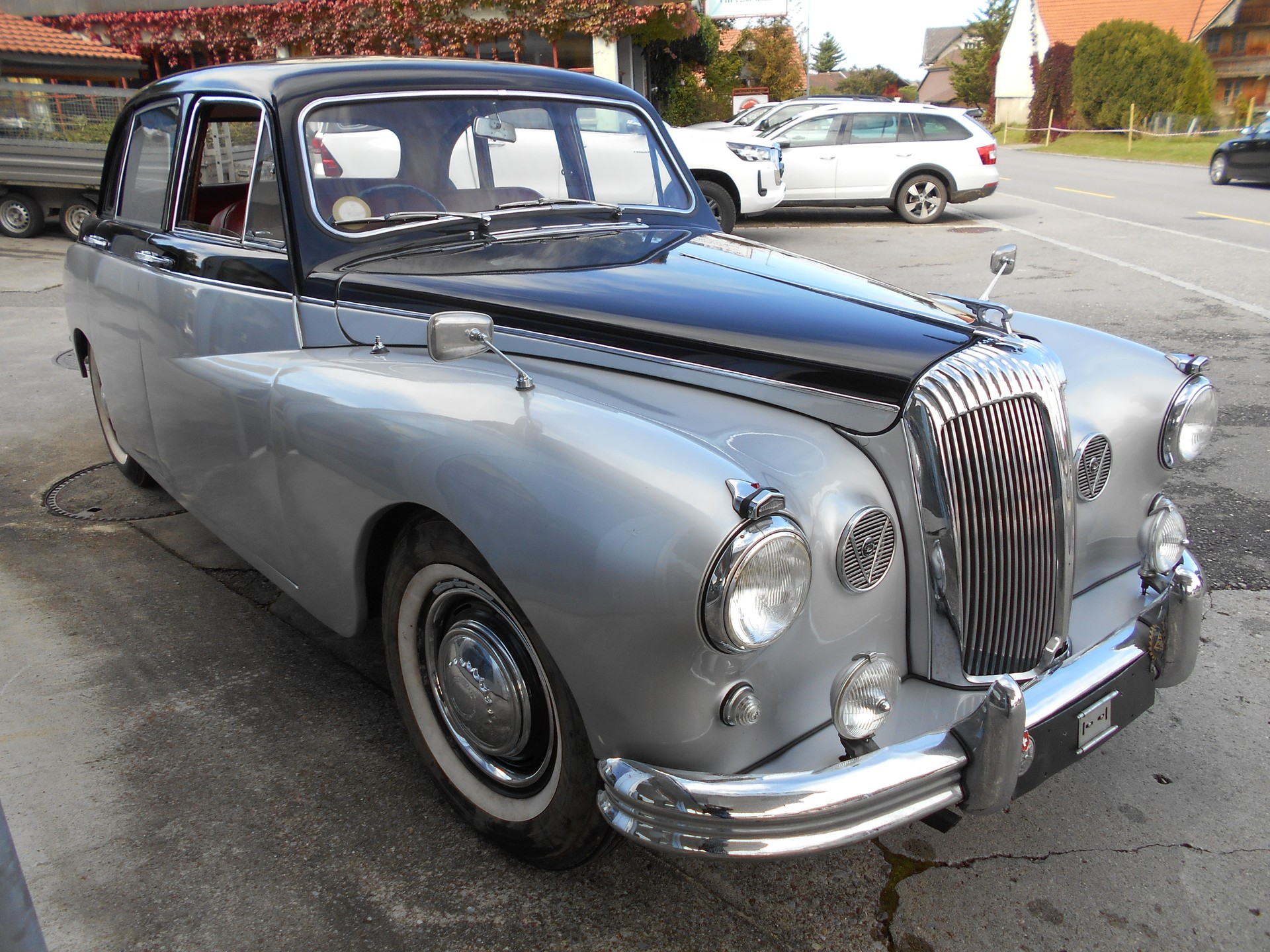 DAIMLER Majestic Major Saloon-image-3