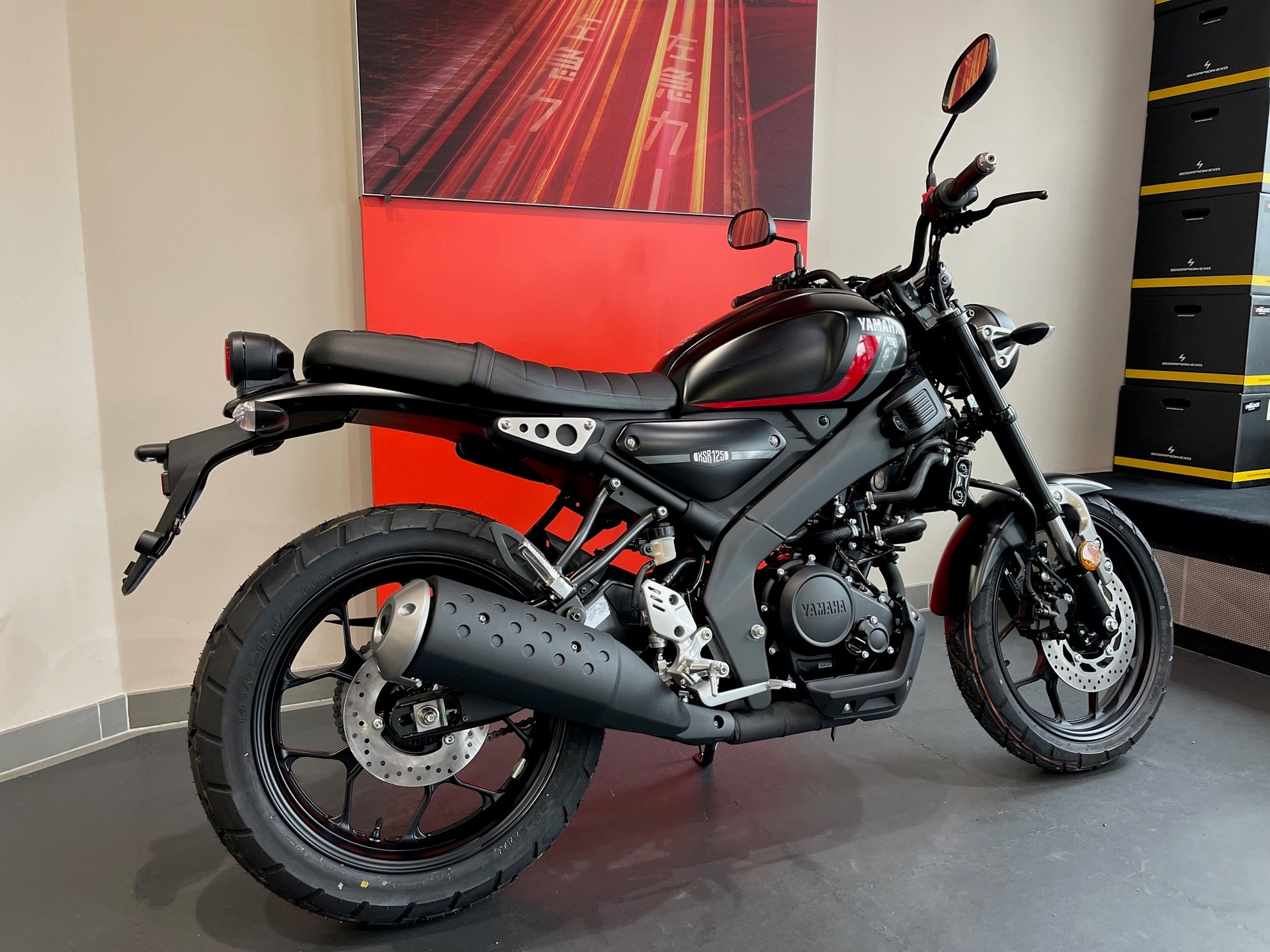 YAMAHA XSR 125-image-2