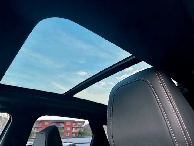 PEUGEOT 3008 300e Hybrid4 GT Pack EAT8-image-12