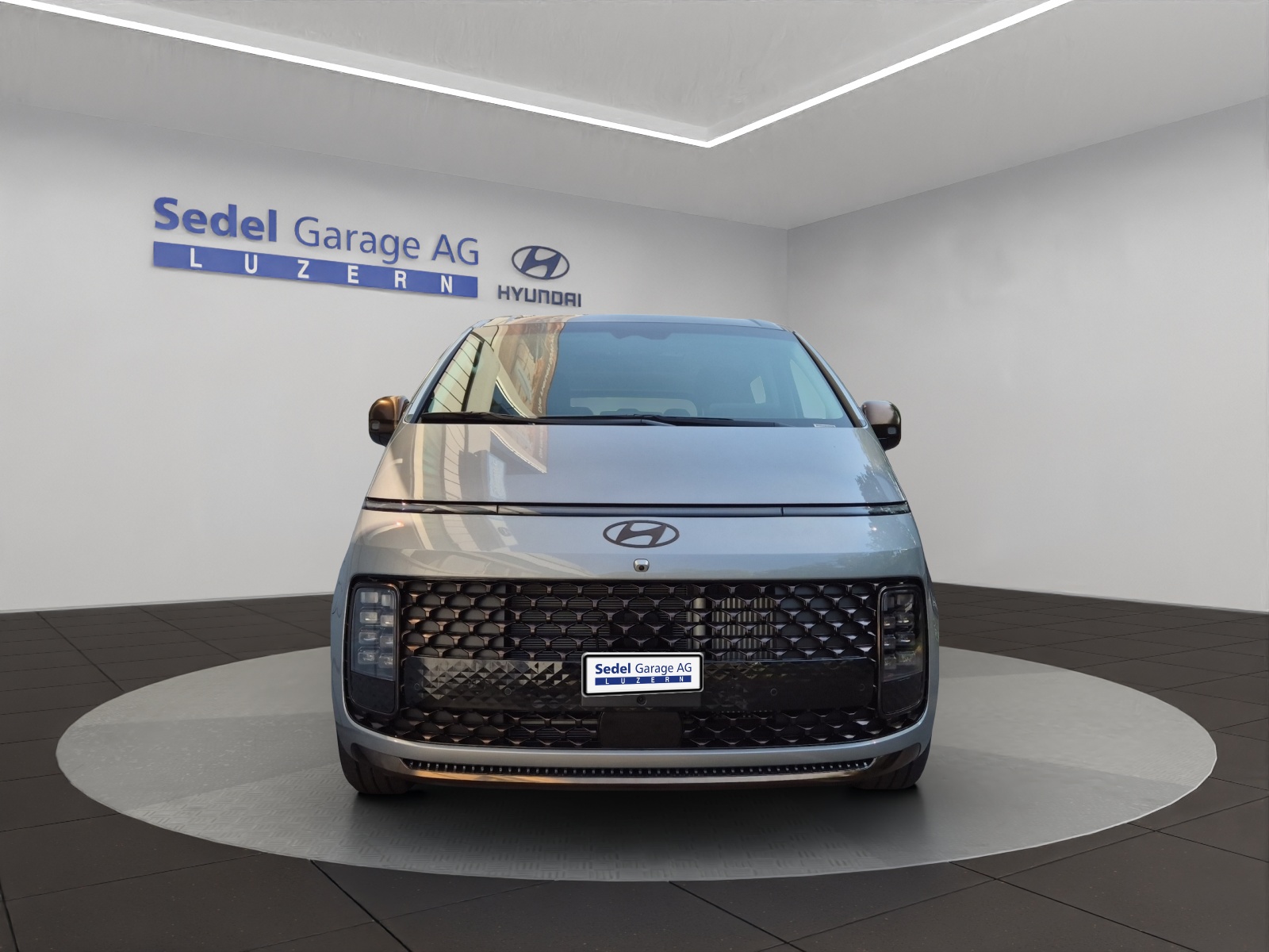 HYUNDAI Staria Premium 1.6 GDi HEV Vertex-image-1