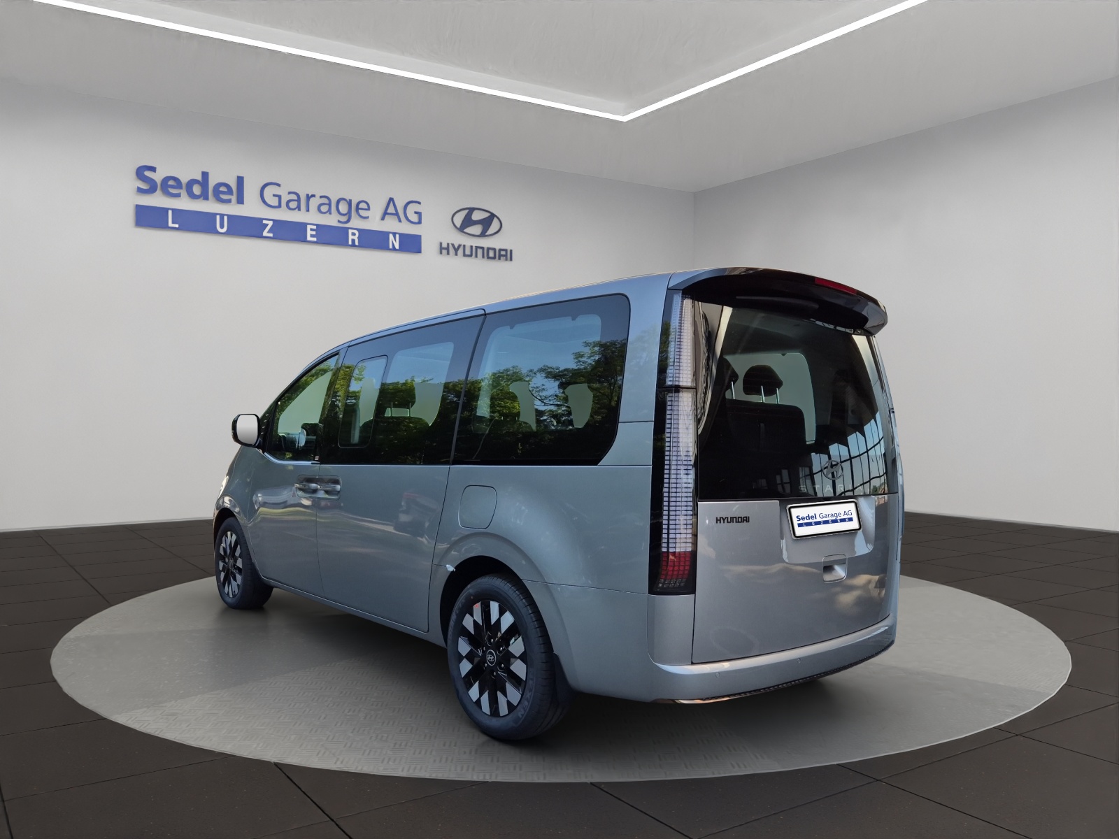 HYUNDAI Staria Premium 1.6 GDi HEV Vertex-image-3