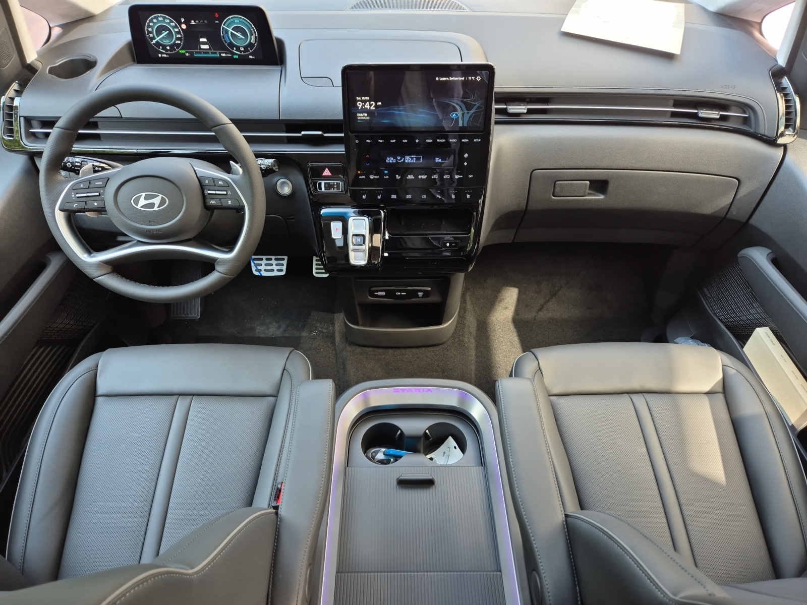 HYUNDAI Staria Premium 1.6 GDi HEV Vertex-image-7