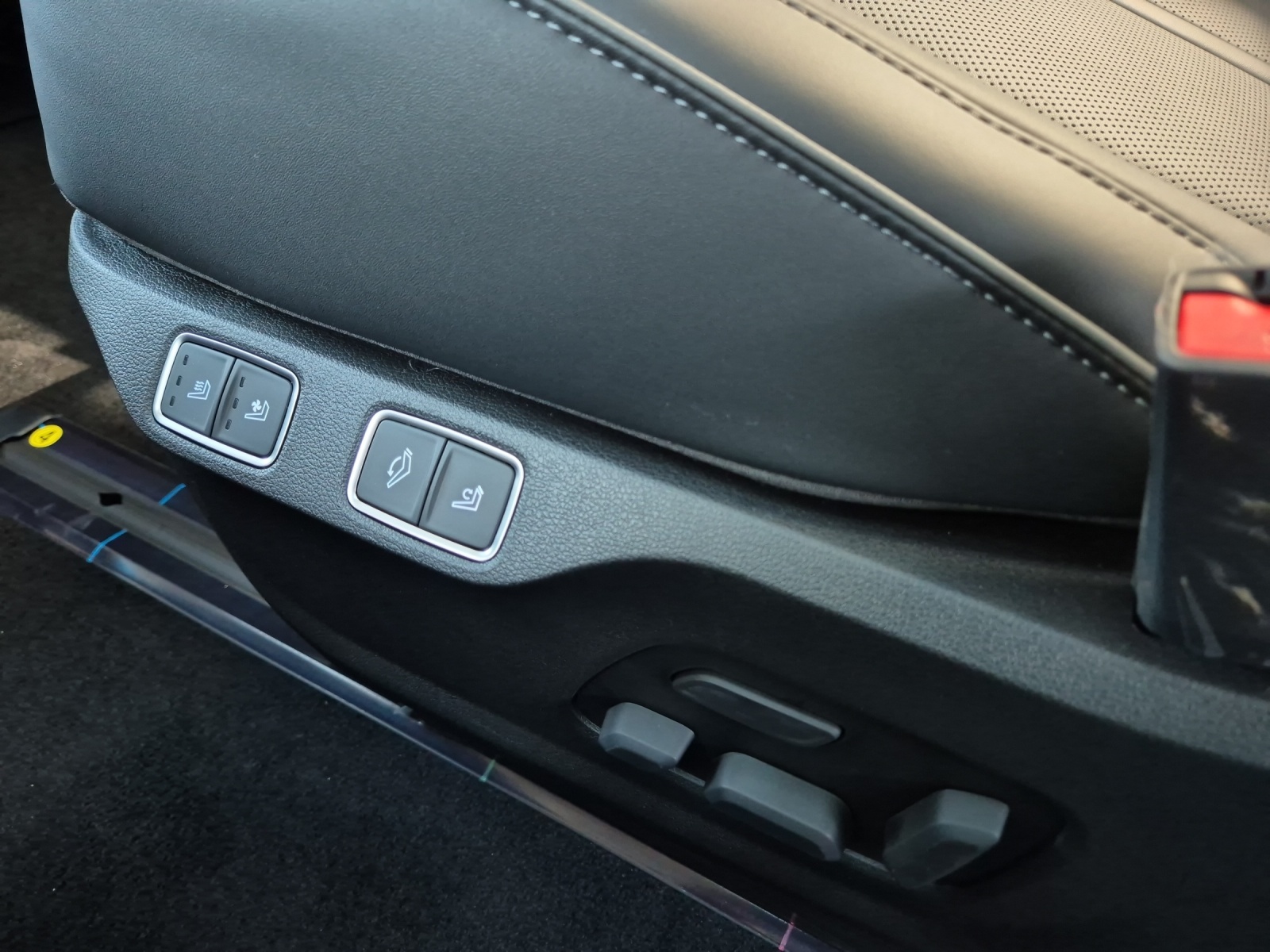 HYUNDAI Staria Premium 1.6 GDi HEV Vertex-image-11