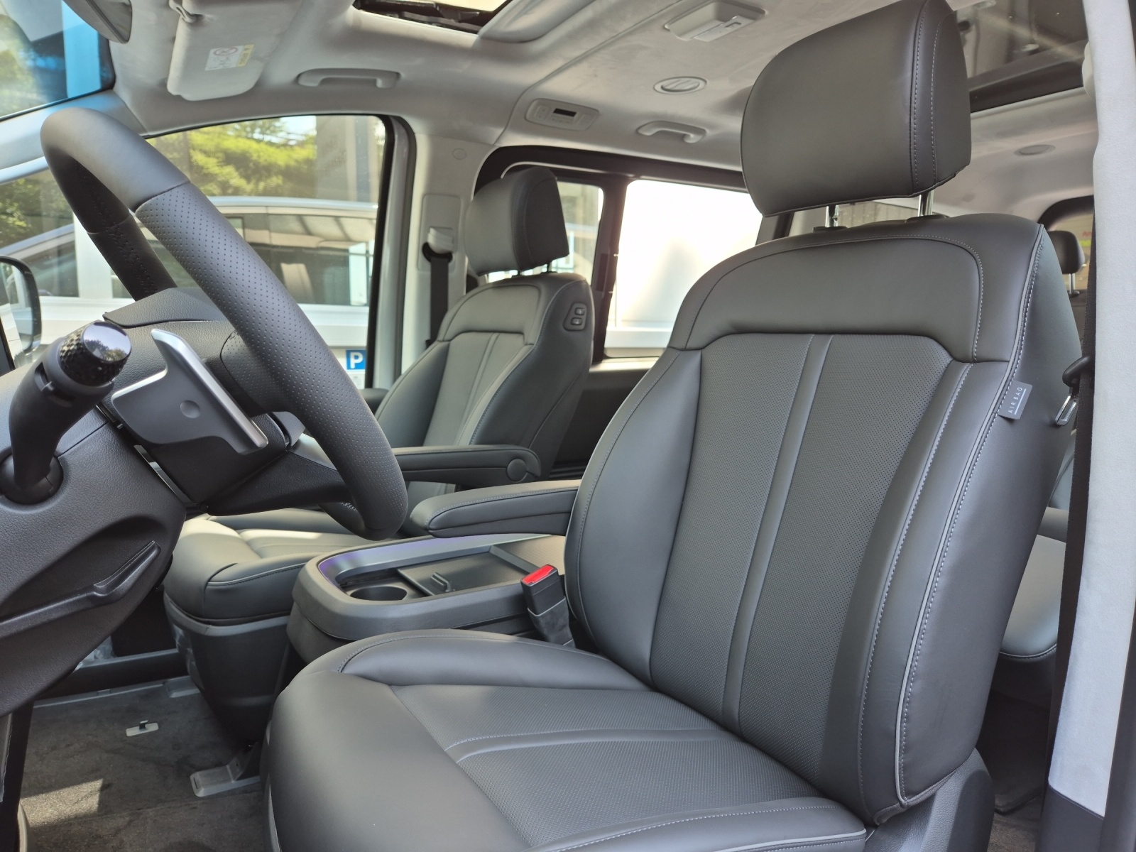 HYUNDAI Staria Premium 1.6 GDi HEV Vertex-image-5