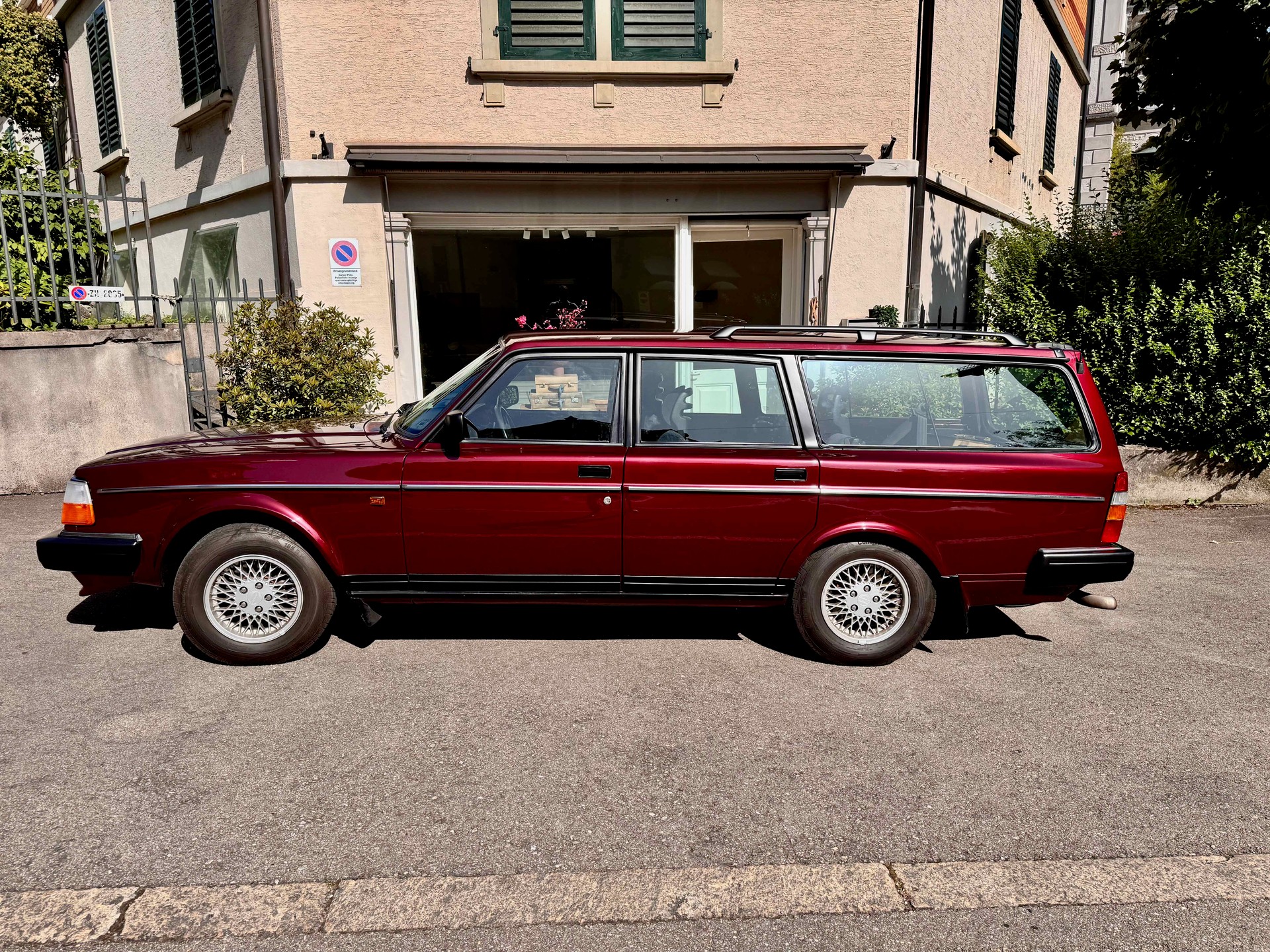 VOLVO 240-image-3