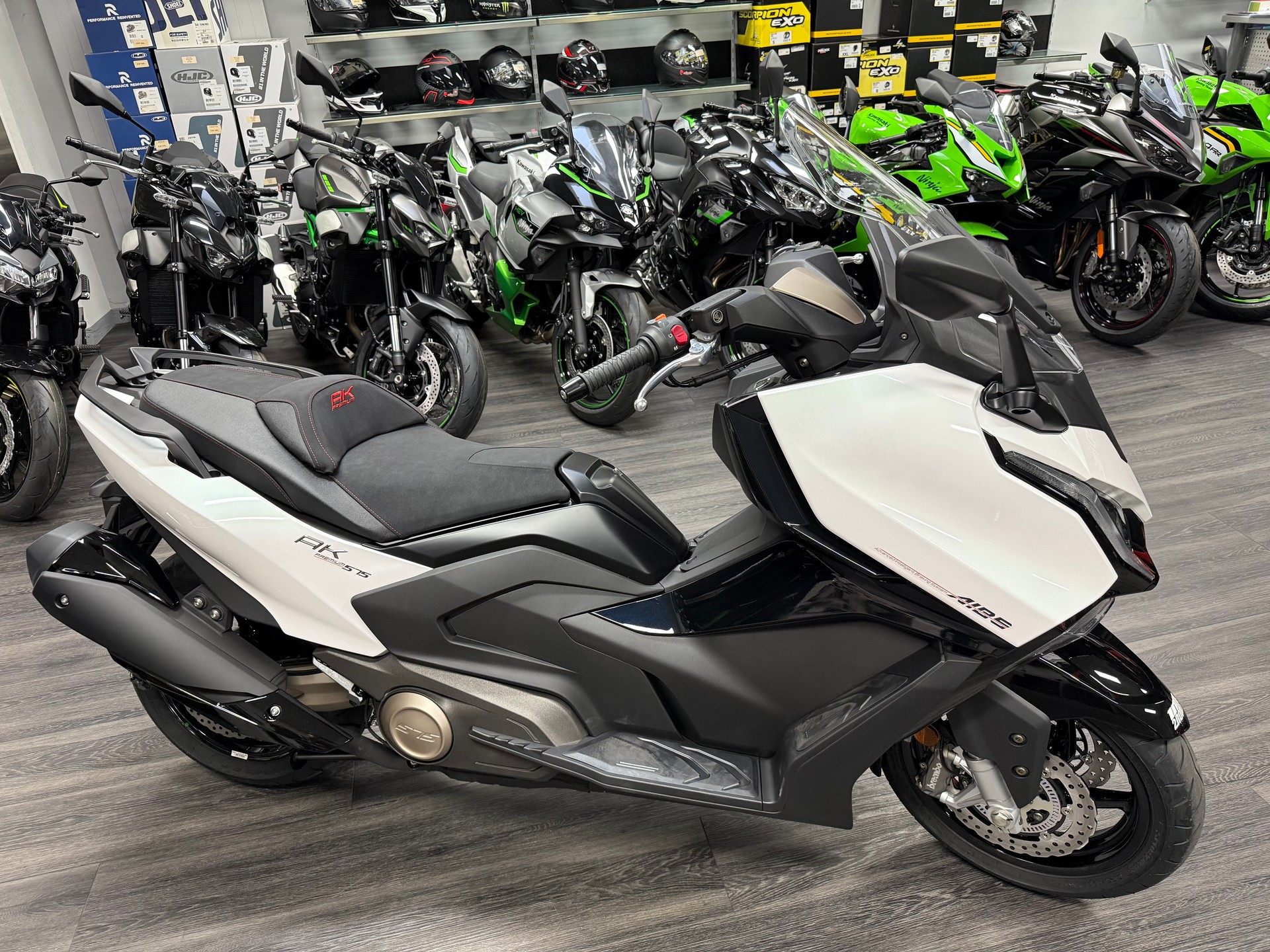 KYMCO NEW AK 575 E5+ 2025-image-2