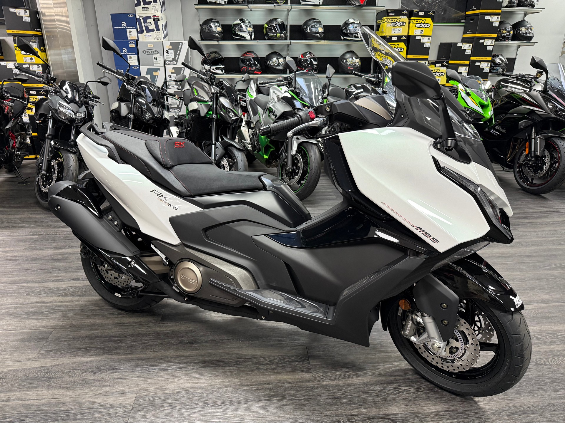 KYMCO NEW AK 575 E5+ 2025-image-0