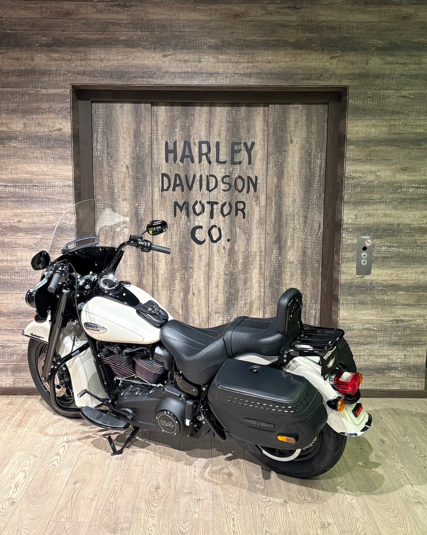 HARLEY-DAVIDSON FLHCS Heritage Classic 114-image-4