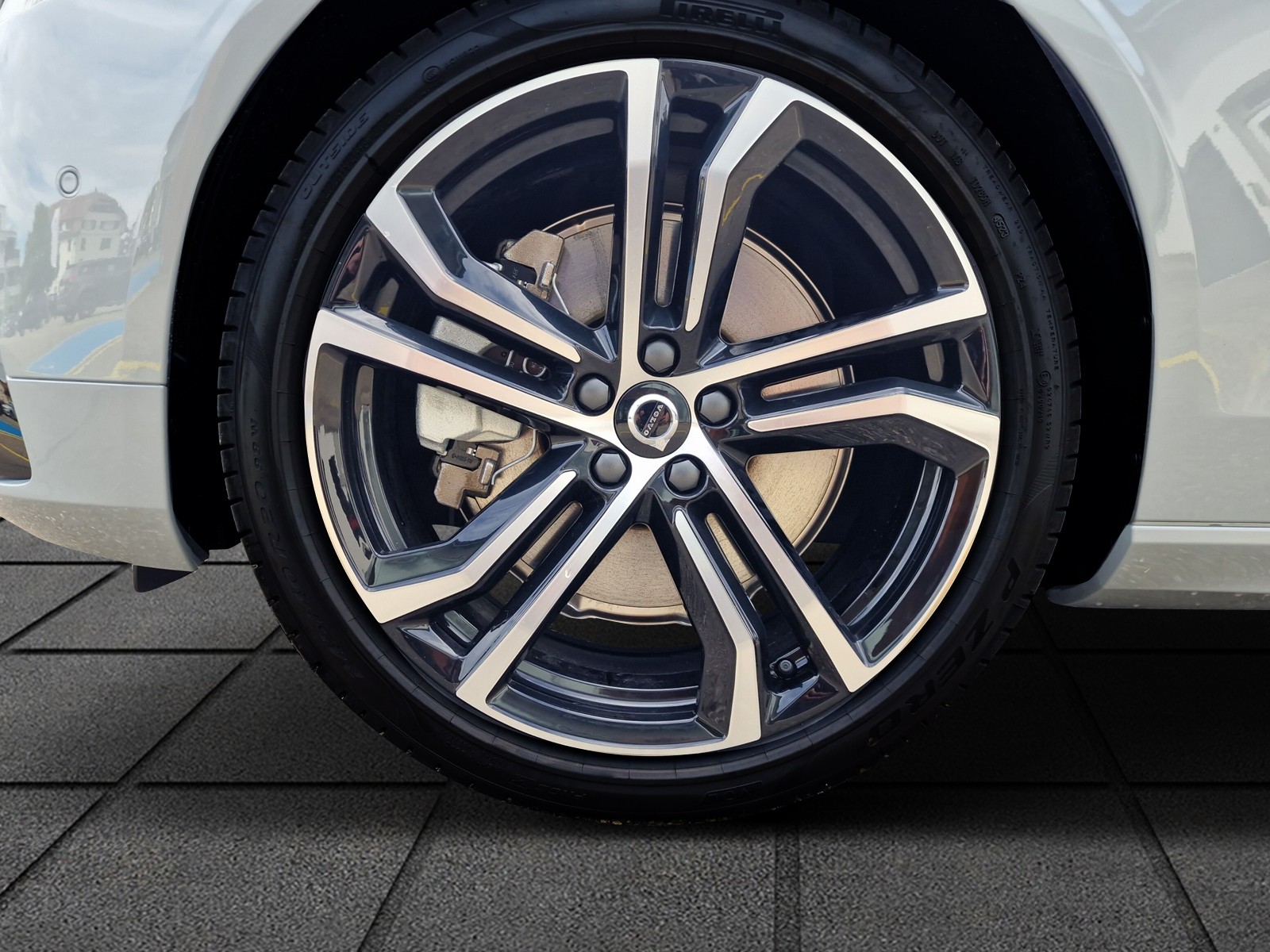 VOLVO S90 2.0 T8 TE Ultimate Dark eAWD-showroom-element-3