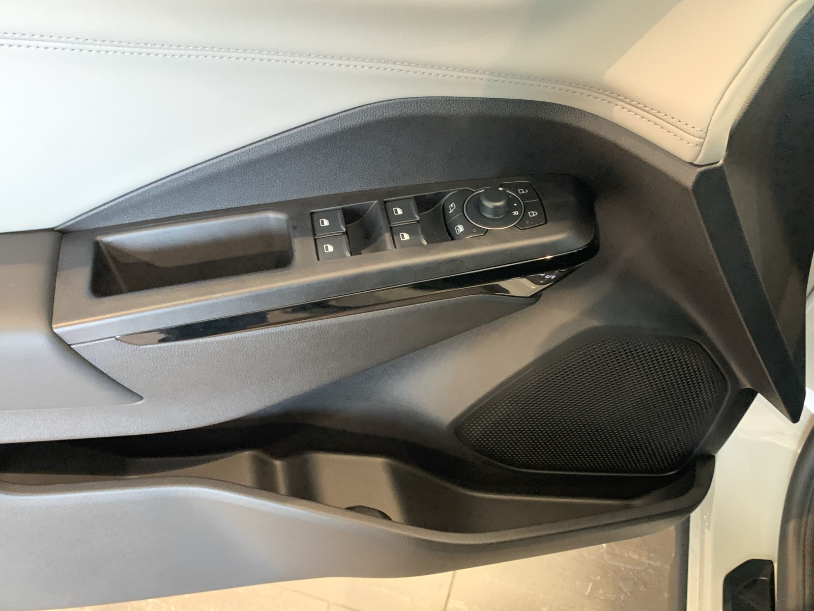 FORD Puma 1.0 EcoB Hybrid 125 Sound Edition-image-7