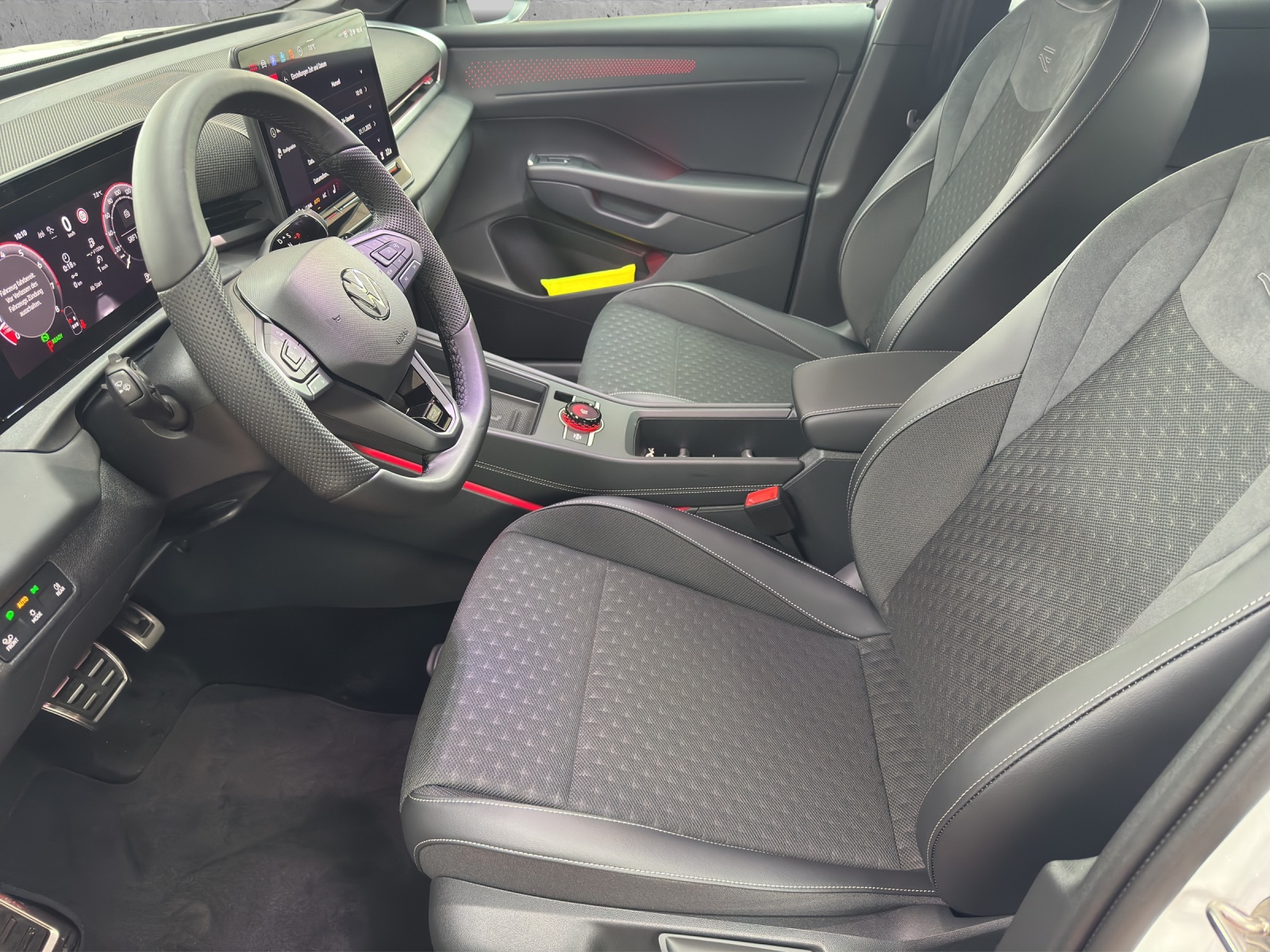 VW T-Roc 1.5 eTSI mHEV R-Line DSG-image-6