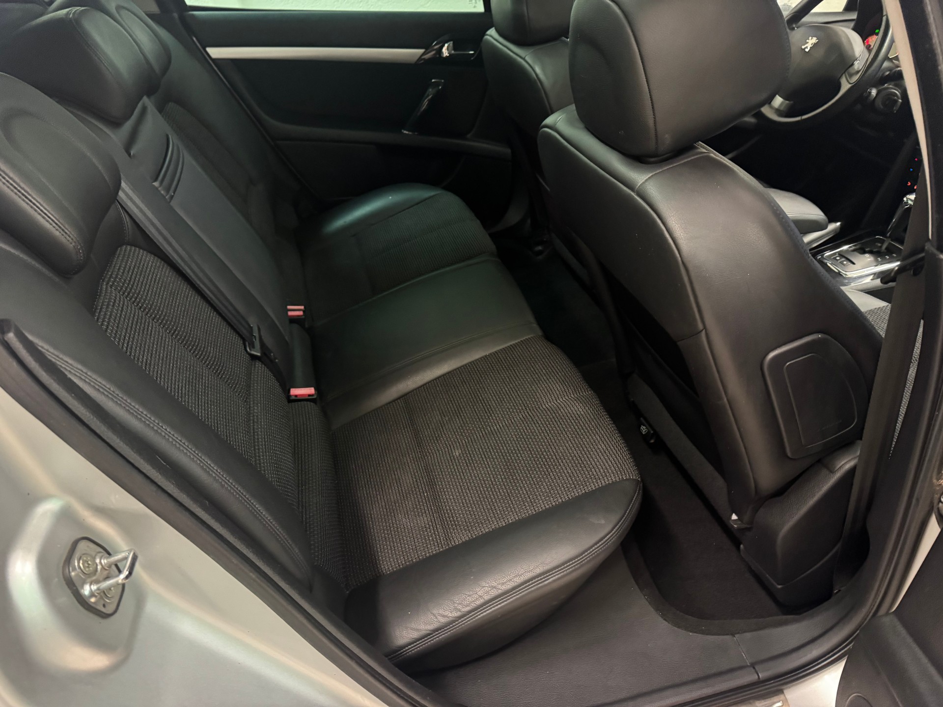 PEUGEOT 407 SW 3.0 SV Platinium Edition Automatic-image-14