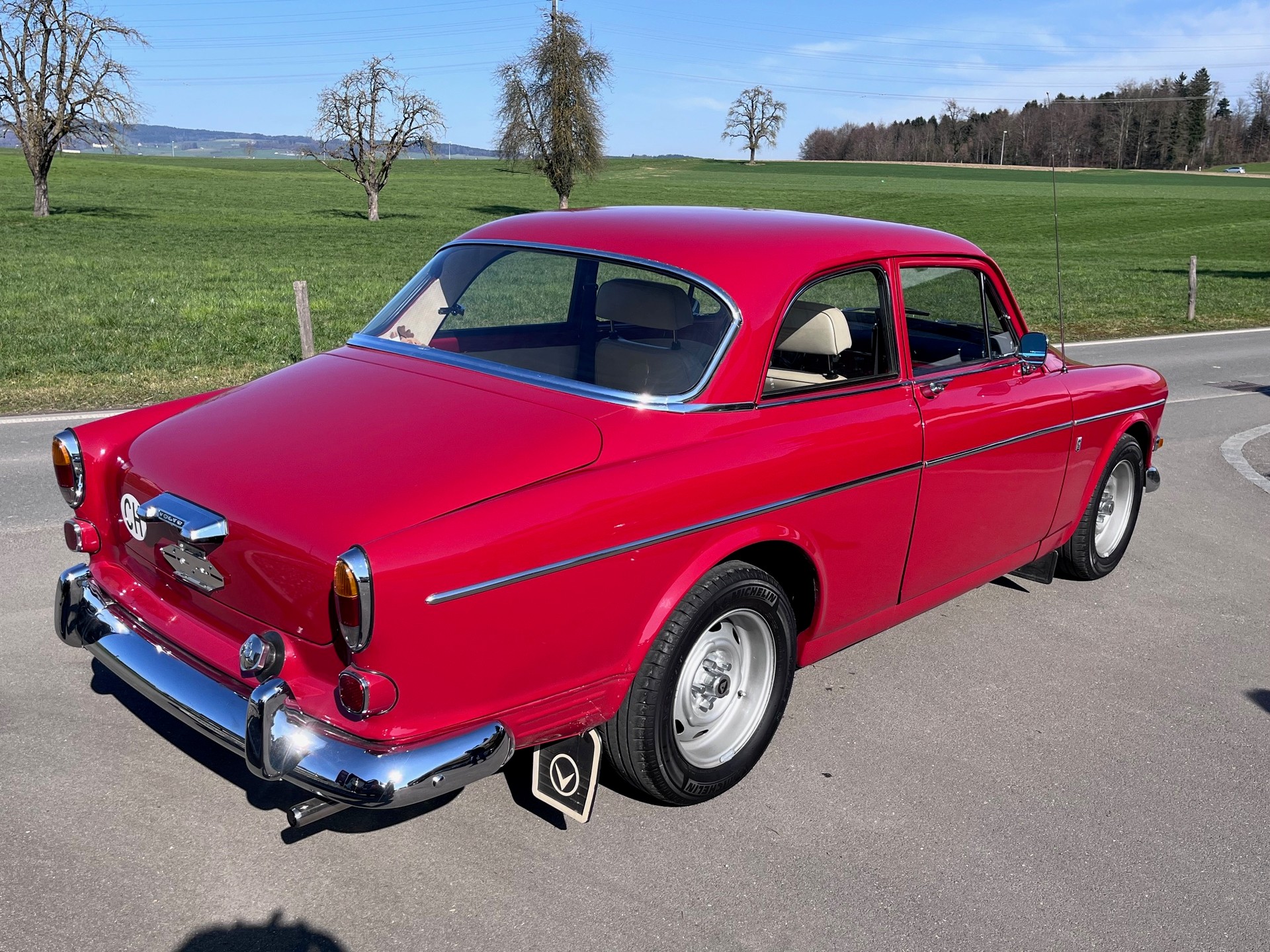 VOLVO 121-showroom-element-2
